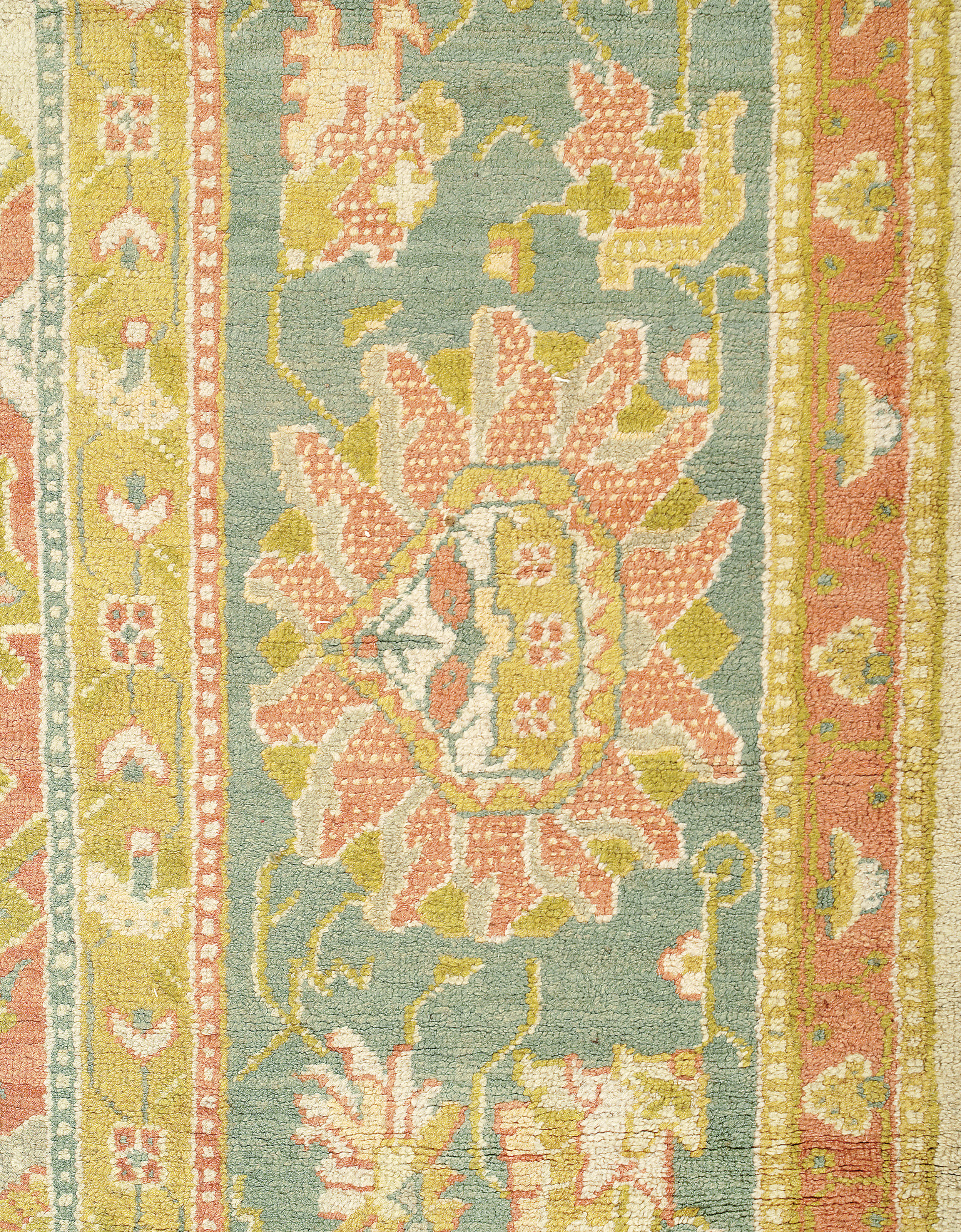 AN USHAK CARPET , WEST ANATOLIA, LATE 19TH CENTURY Christie's