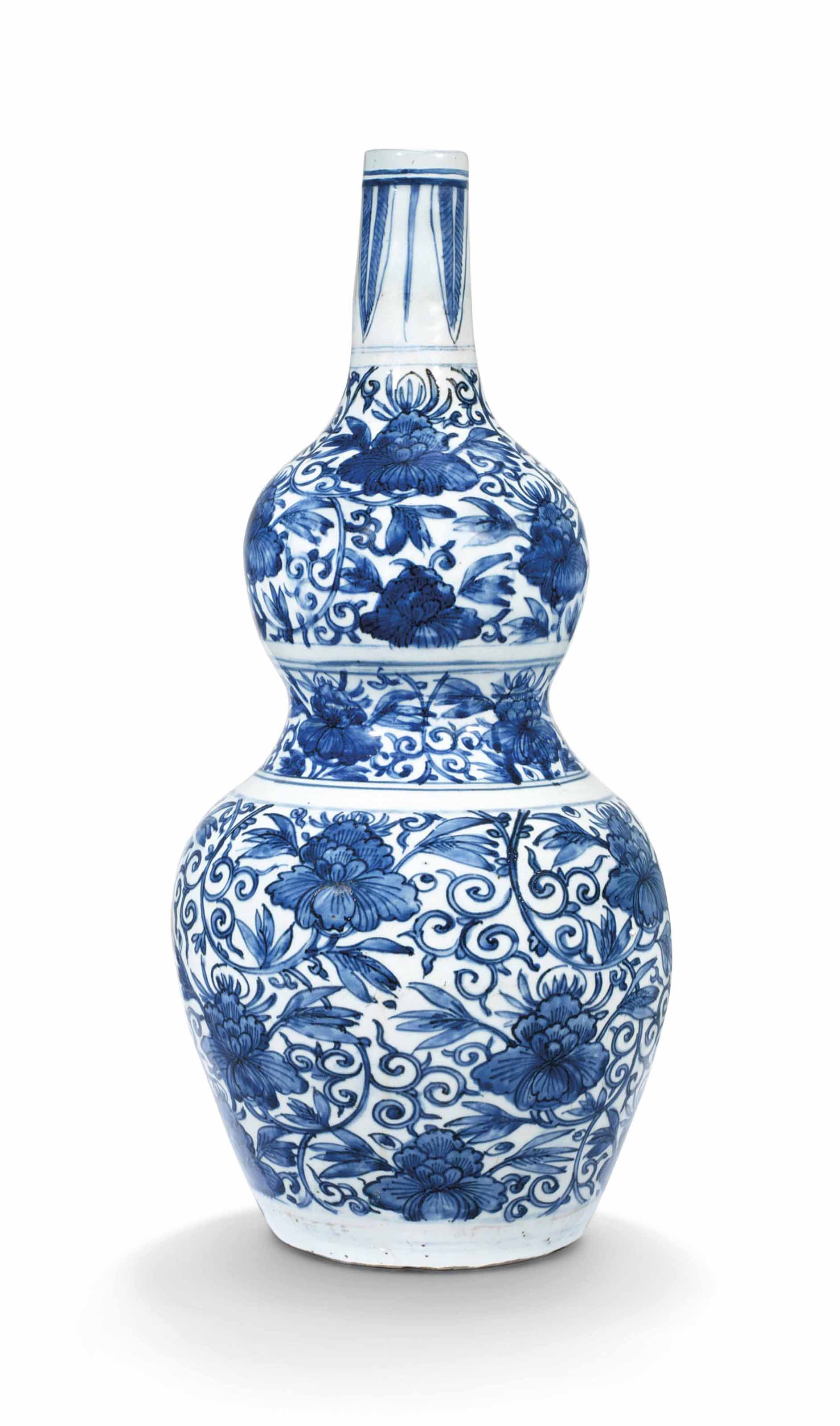 A LARGE BLUE AND WHITE DOUBLEGOURD SHAPED VASE , MING DYNASTY, WANLI