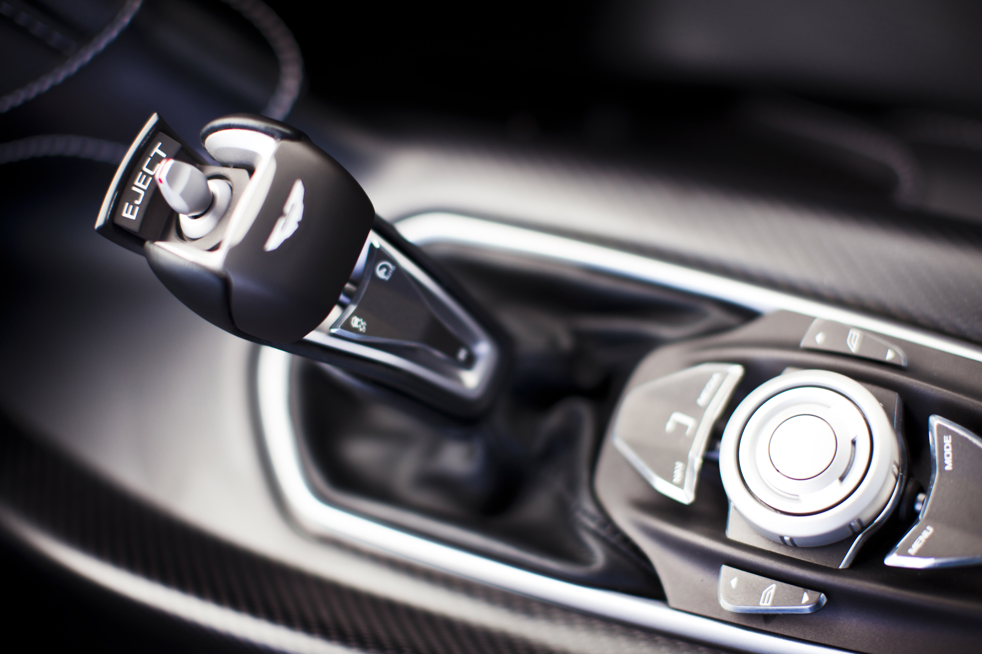 Spectre Aston Martin Db10