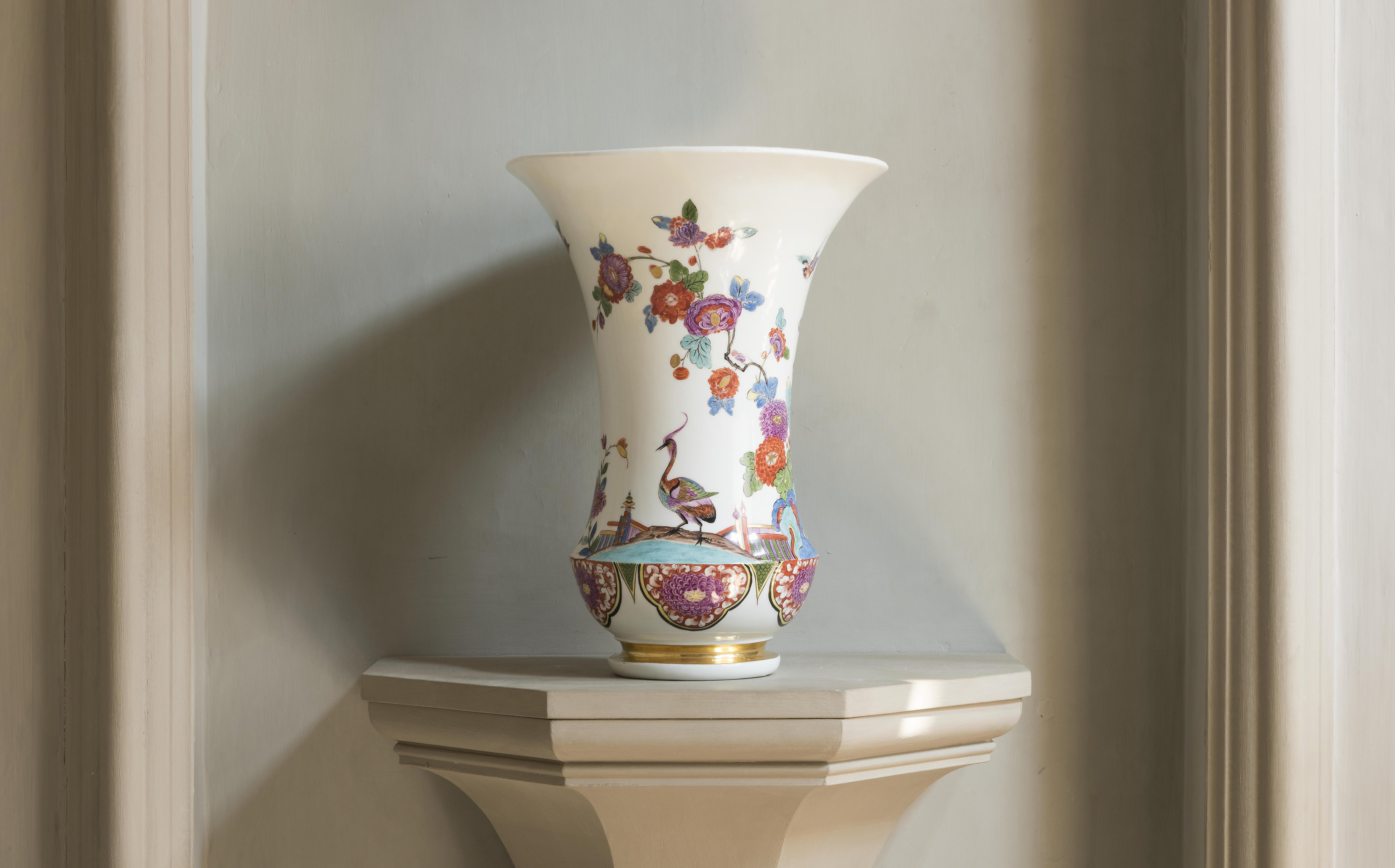 A slip-decorated turquoise-glazed double vase Seal marks and