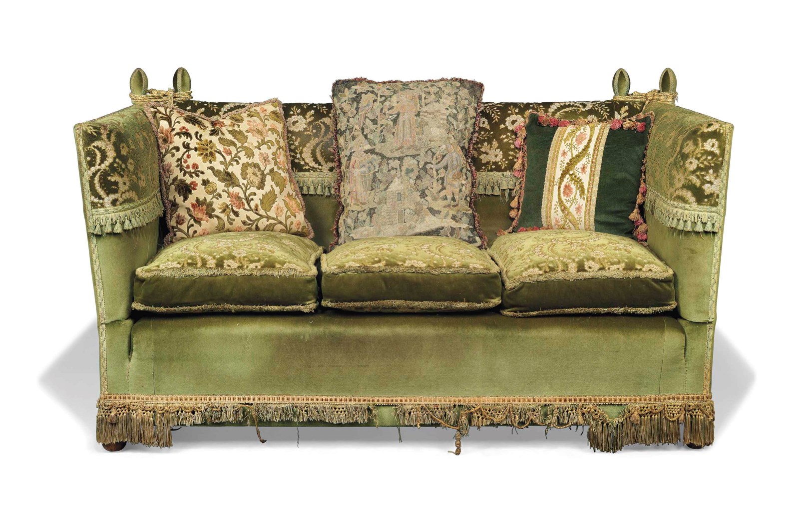 A 'KNOLE' SOFA, EARLY 20TH CENTURY Christie's