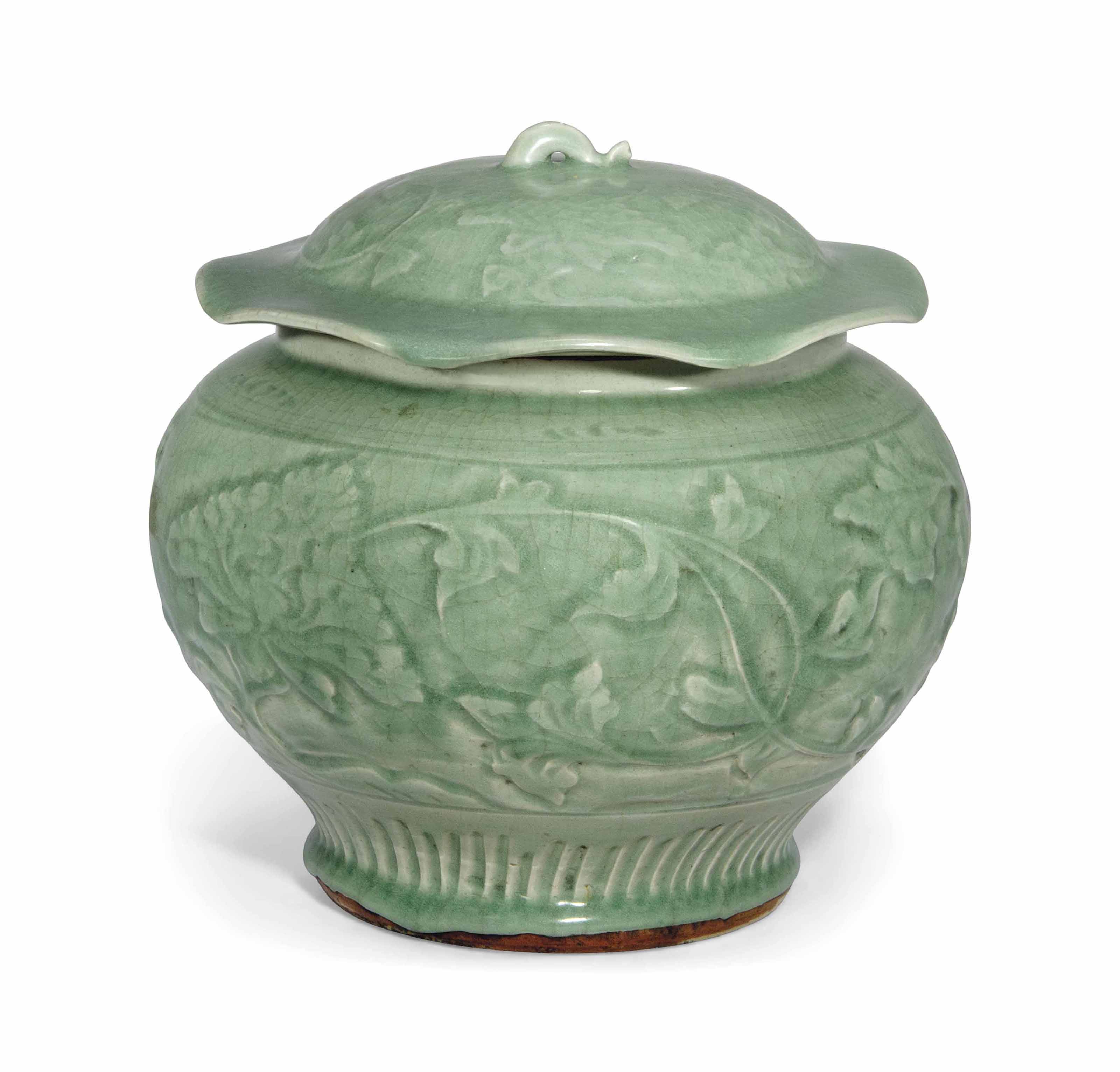 A LARGE LONGQUAN CELADON JAR AND COVER , YUANMING DYNASTY, 14TH