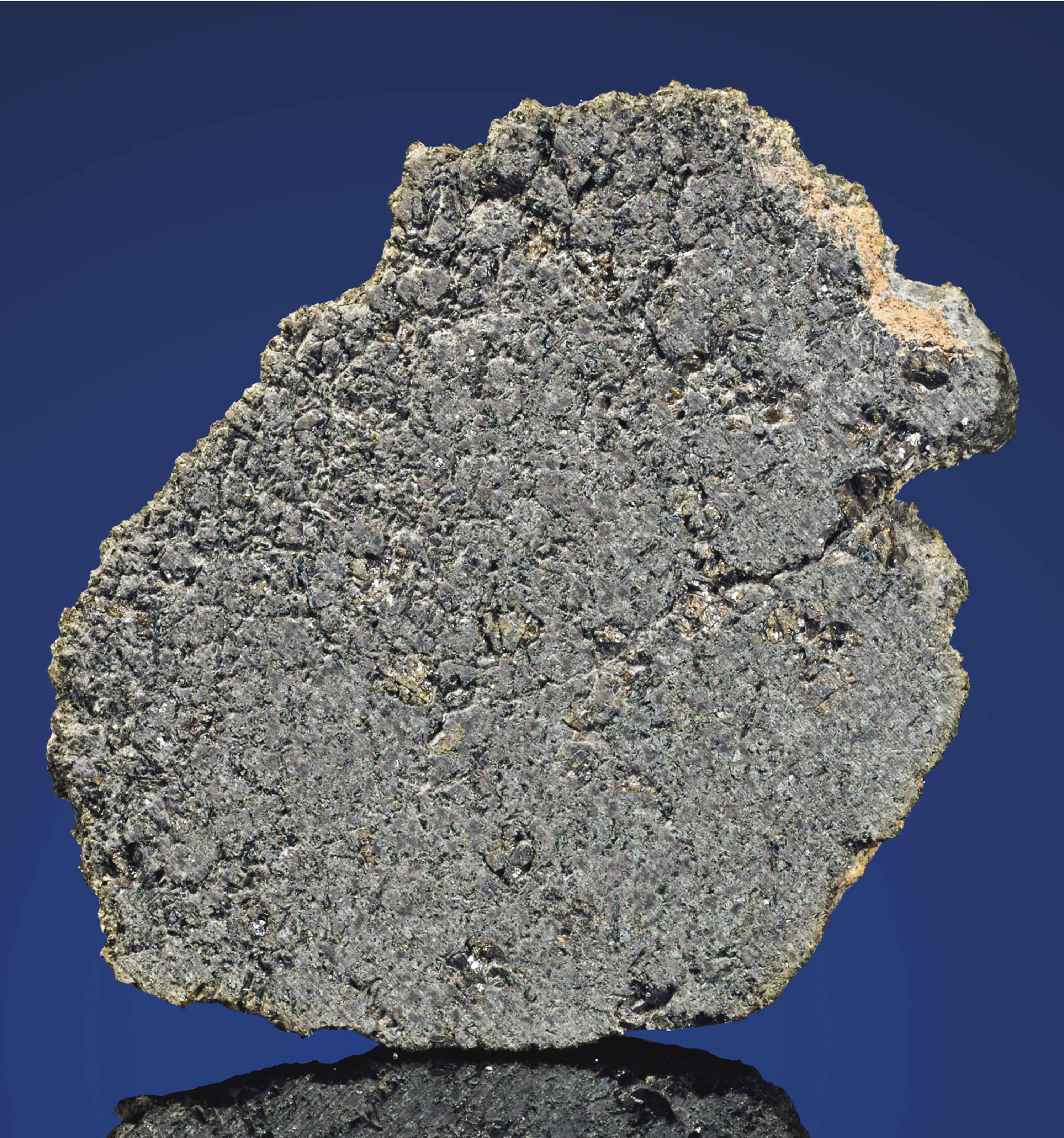 NWA 7397 — Complete Martian Meteorite with Fusion Crust - Auktionen 
