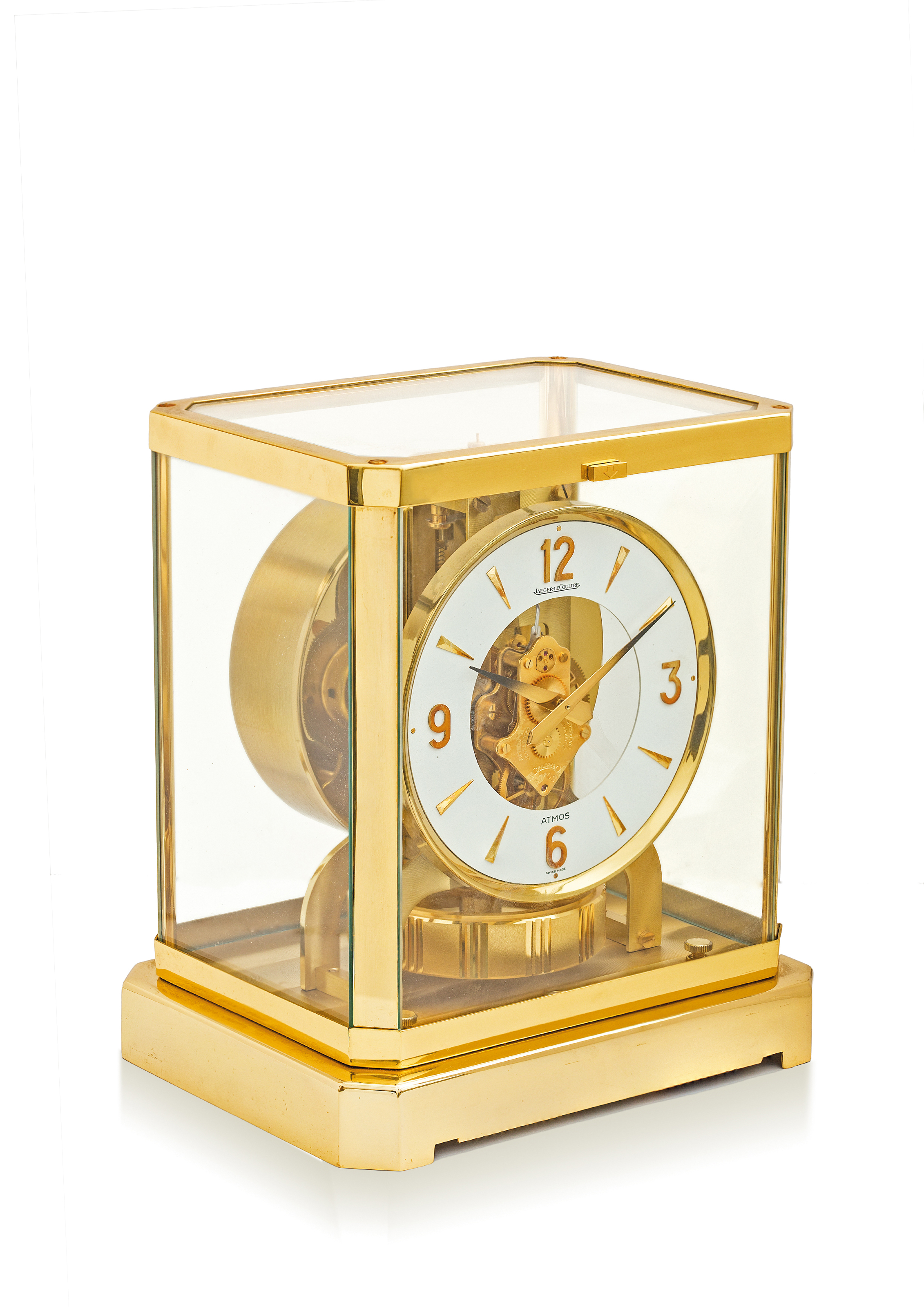 JAEGERLECOULTRE. A FINE AND ATTRACTIVE GILT BRASS ATMOS CLOCK , SIGNED