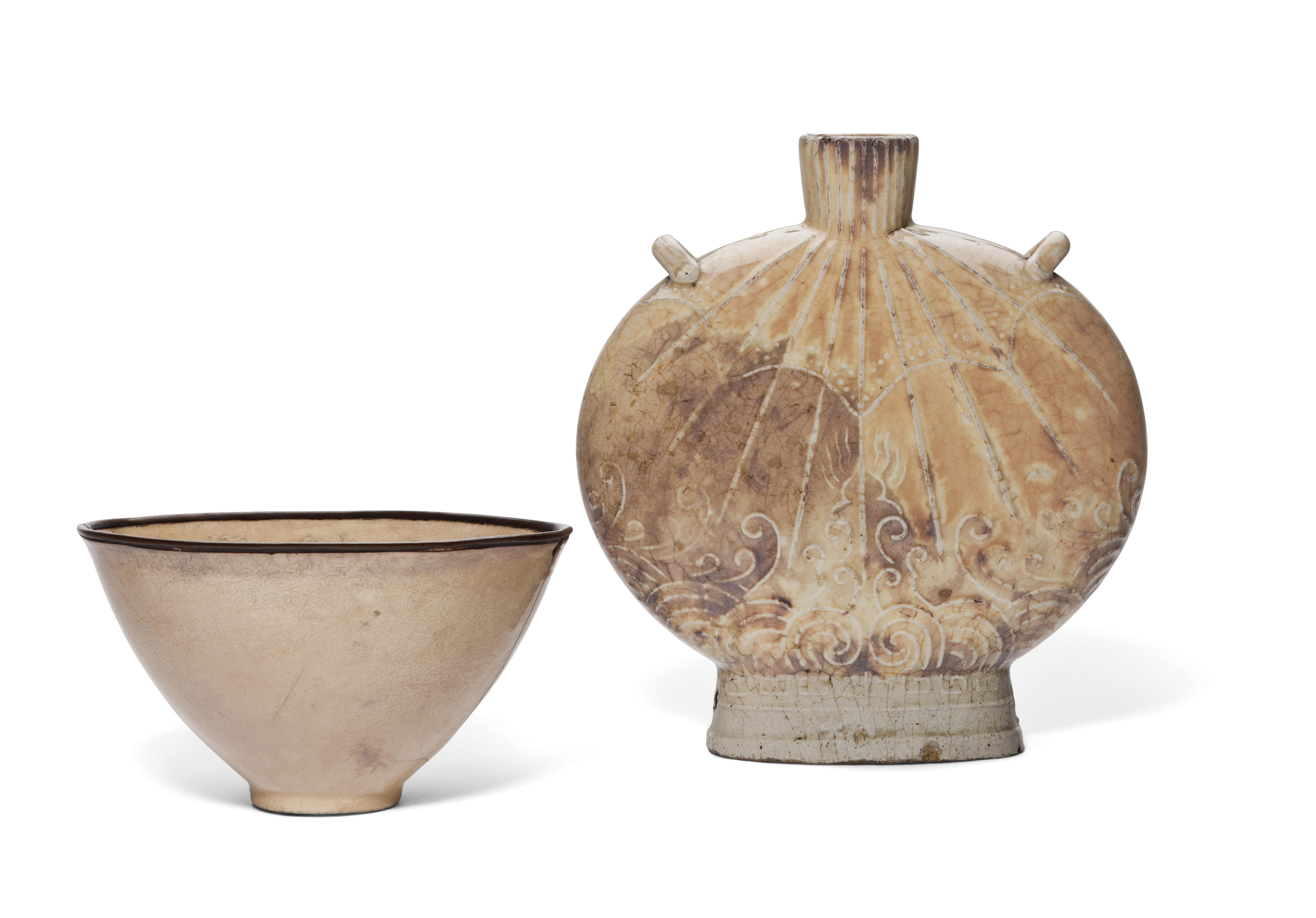 清定窯系花卉紋盌及淡褐釉扁壺, QING DYNASTY (1644-1911