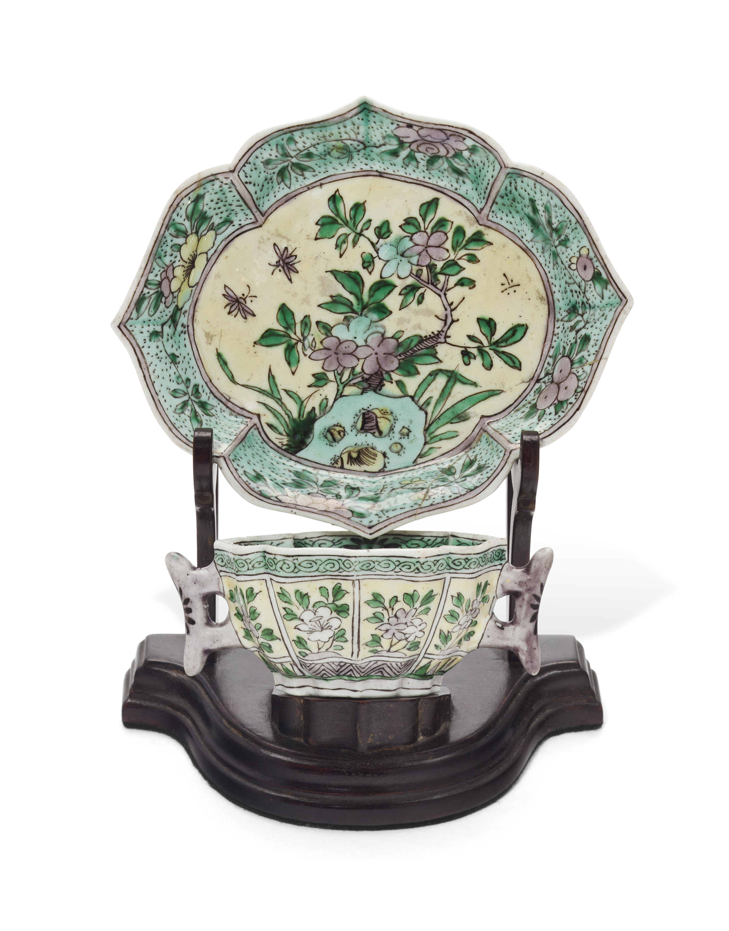 清十七至十九世纪白釉双耳香炉, 白釉筒形三足炉及白釉瓶各一, 17TH
