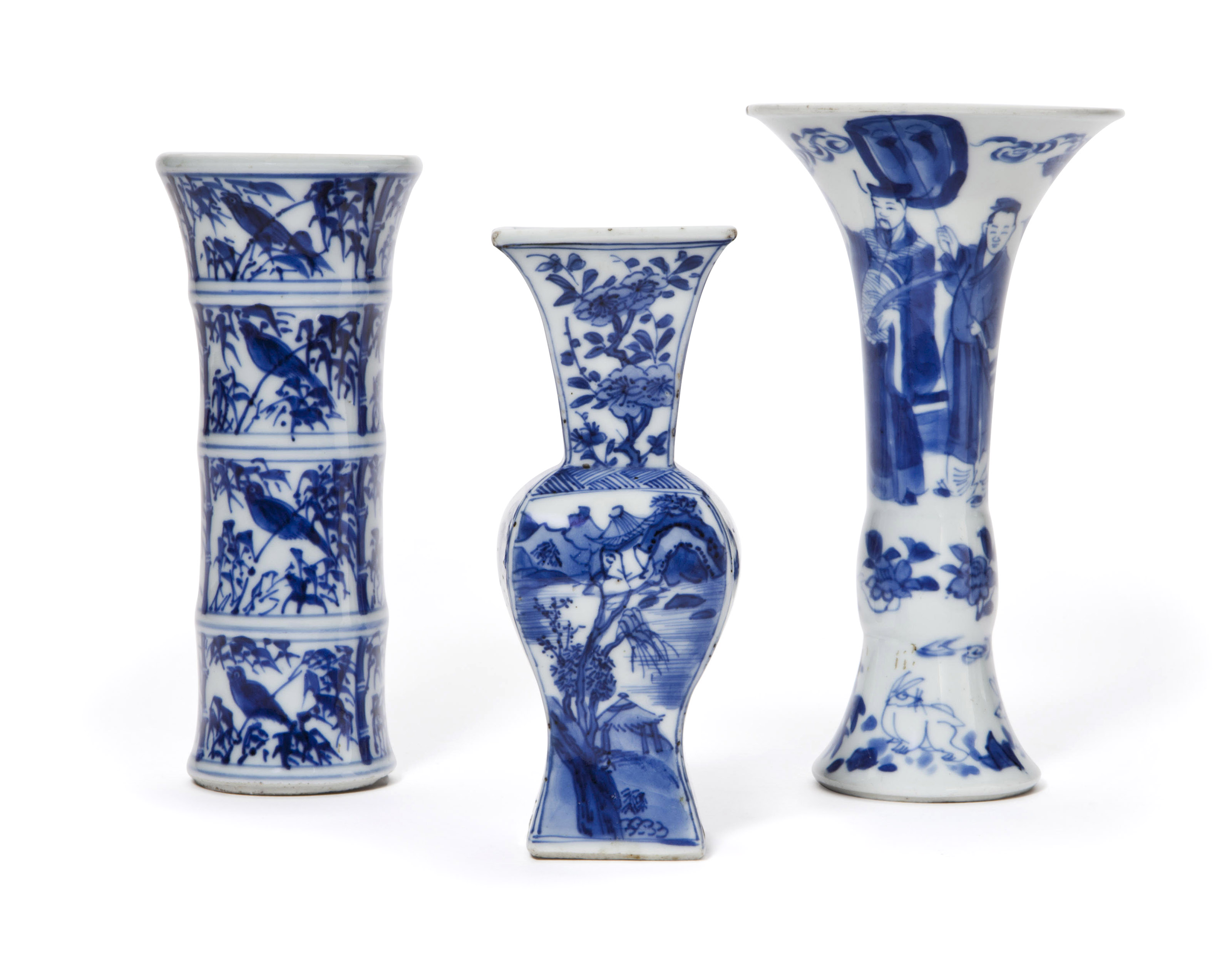清康熙青花魚紋盃碟及青花公雞紋盃碟各一套, KANGXI PERIOD
