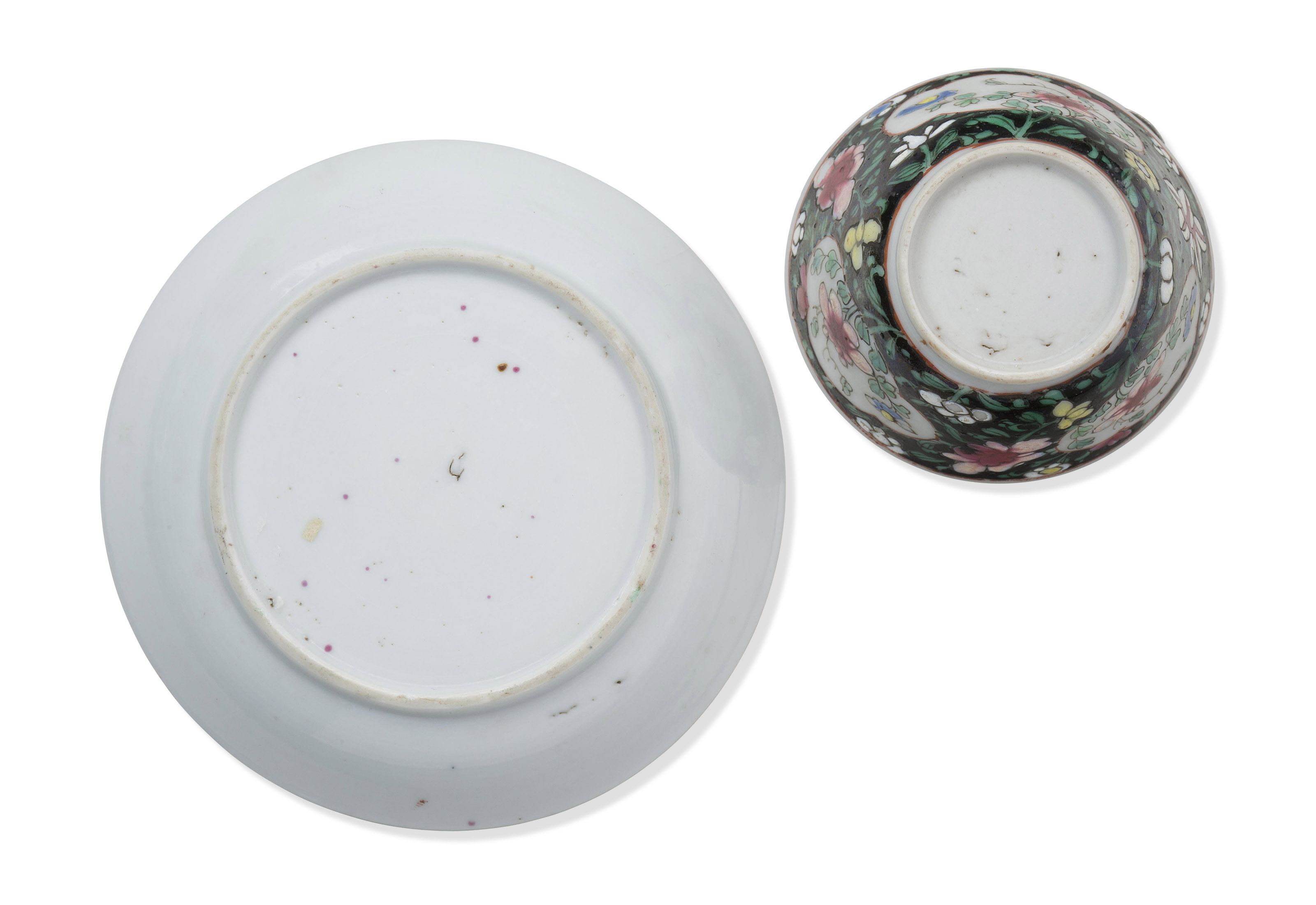 清乾隆粉彩黑地花卉紋茶壺及盃碟, QIANLONG PERIOD (1736-1795) | Christie's