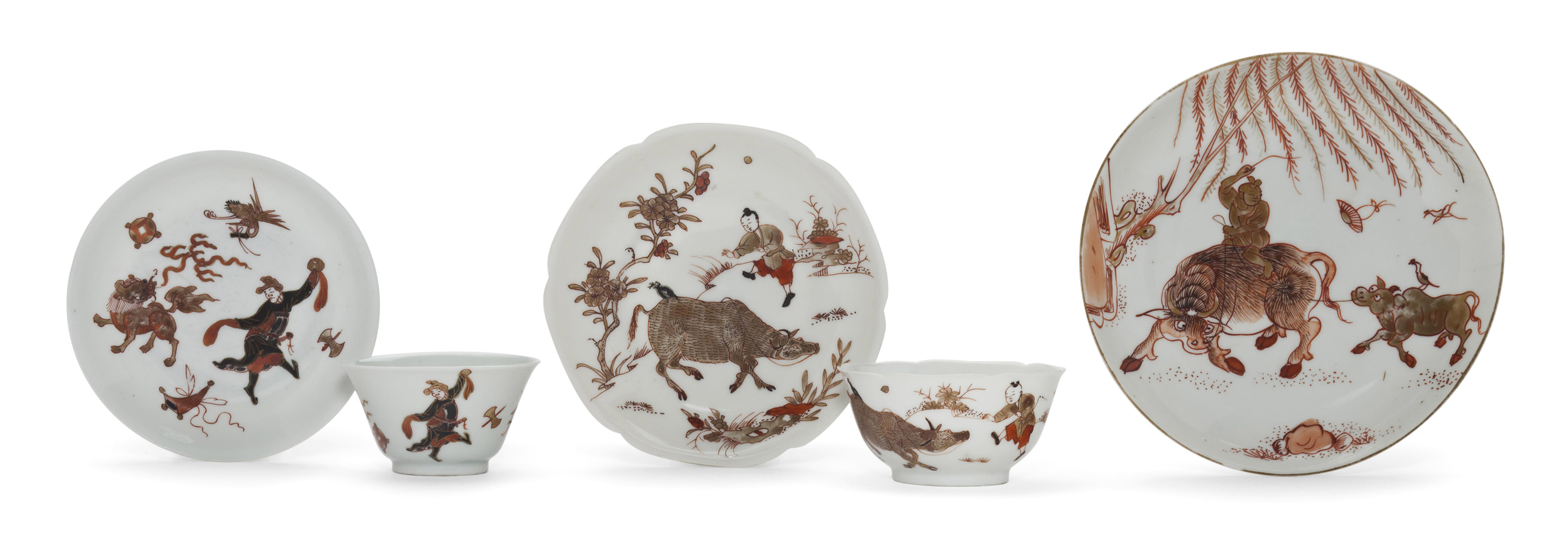 清乾隆粉彩黑地花卉紋茶壺及盃碟, QIANLONG PERIOD (1736-1795