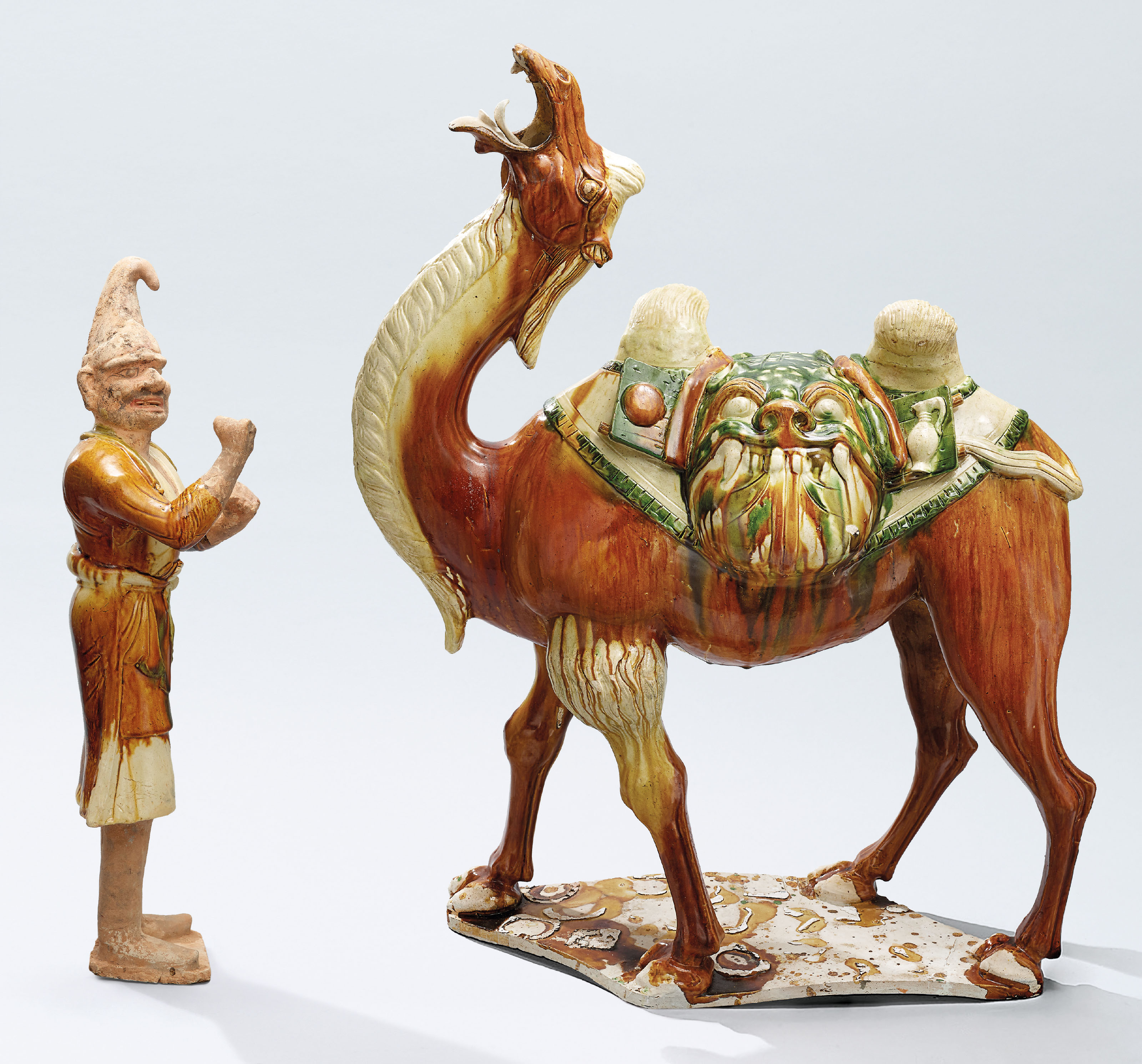 唐三彩雙峰駱駝及胡人俑, TANG DYNASTY (618-907) | Christie's
