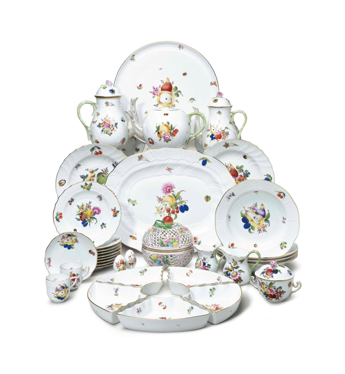 A HEREND PORCELAIN DINNER SERVICE, 20TH CENTURY, BLUE PAINTED CROSSED PAINTBRUSH AND SHIELD