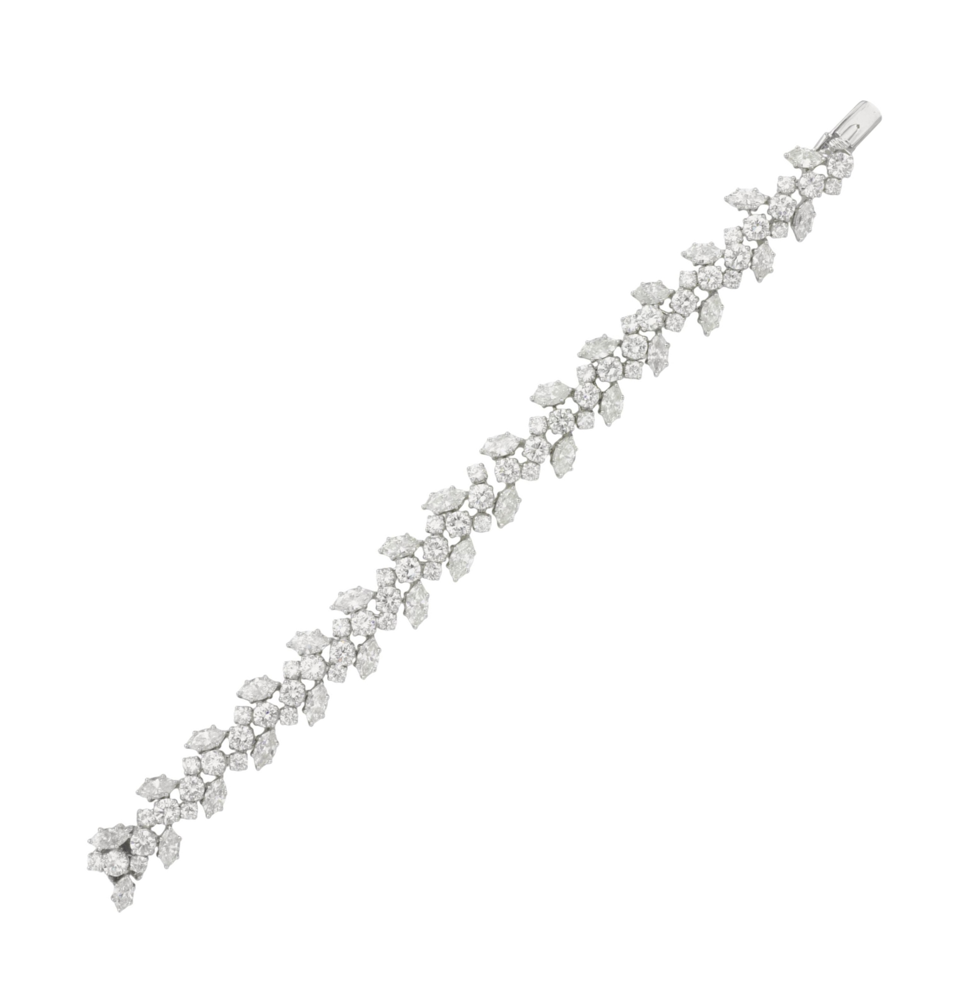 Harry Winston HW Logo Chain Bracelet 18k Rose Gold with Diamonds For Sale  at 1stDibs