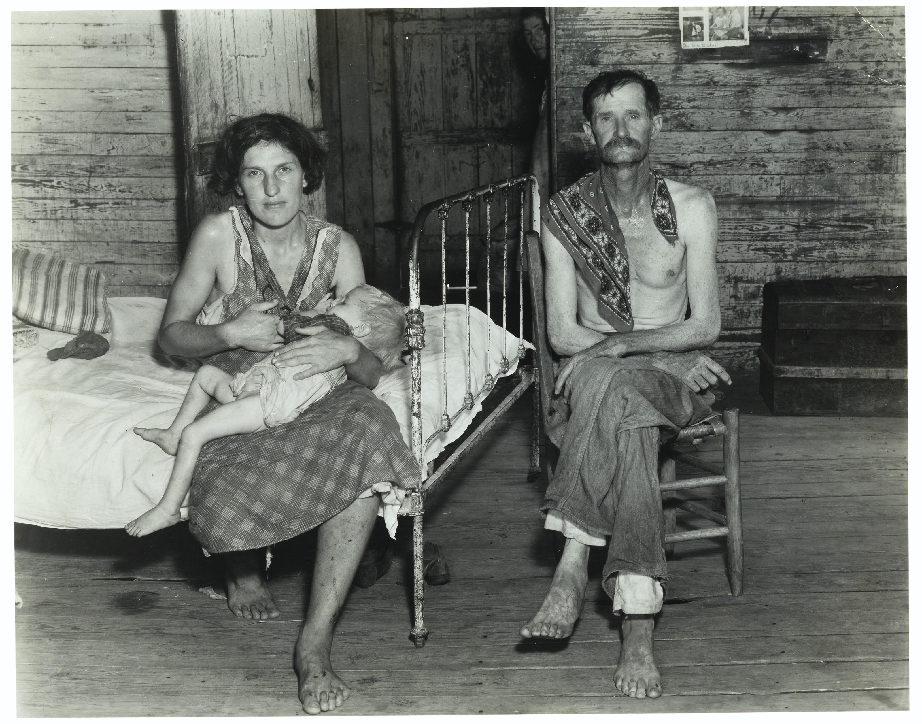 WALKER EVANS (1903–1975), Bud Fields with his daughter-in-law and grand