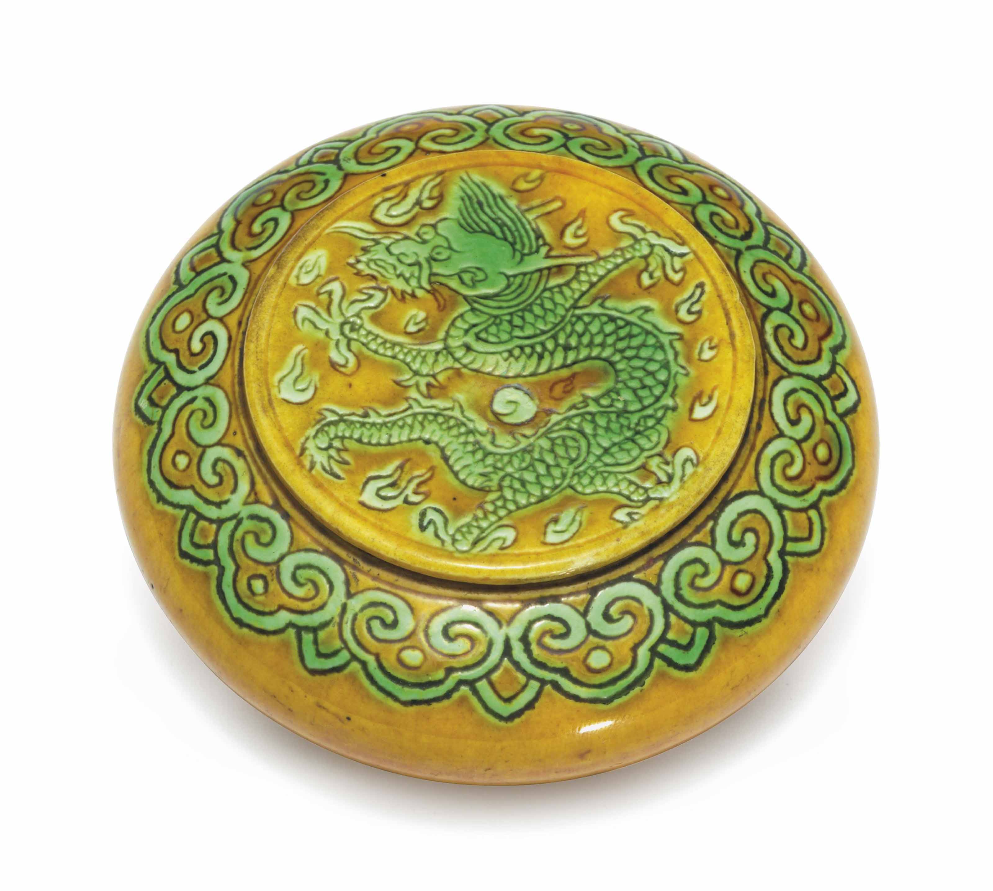 清乾隆五彩云龍紋長頸瓶, QIANLONG PERIOD (1736-1795) | Christie's