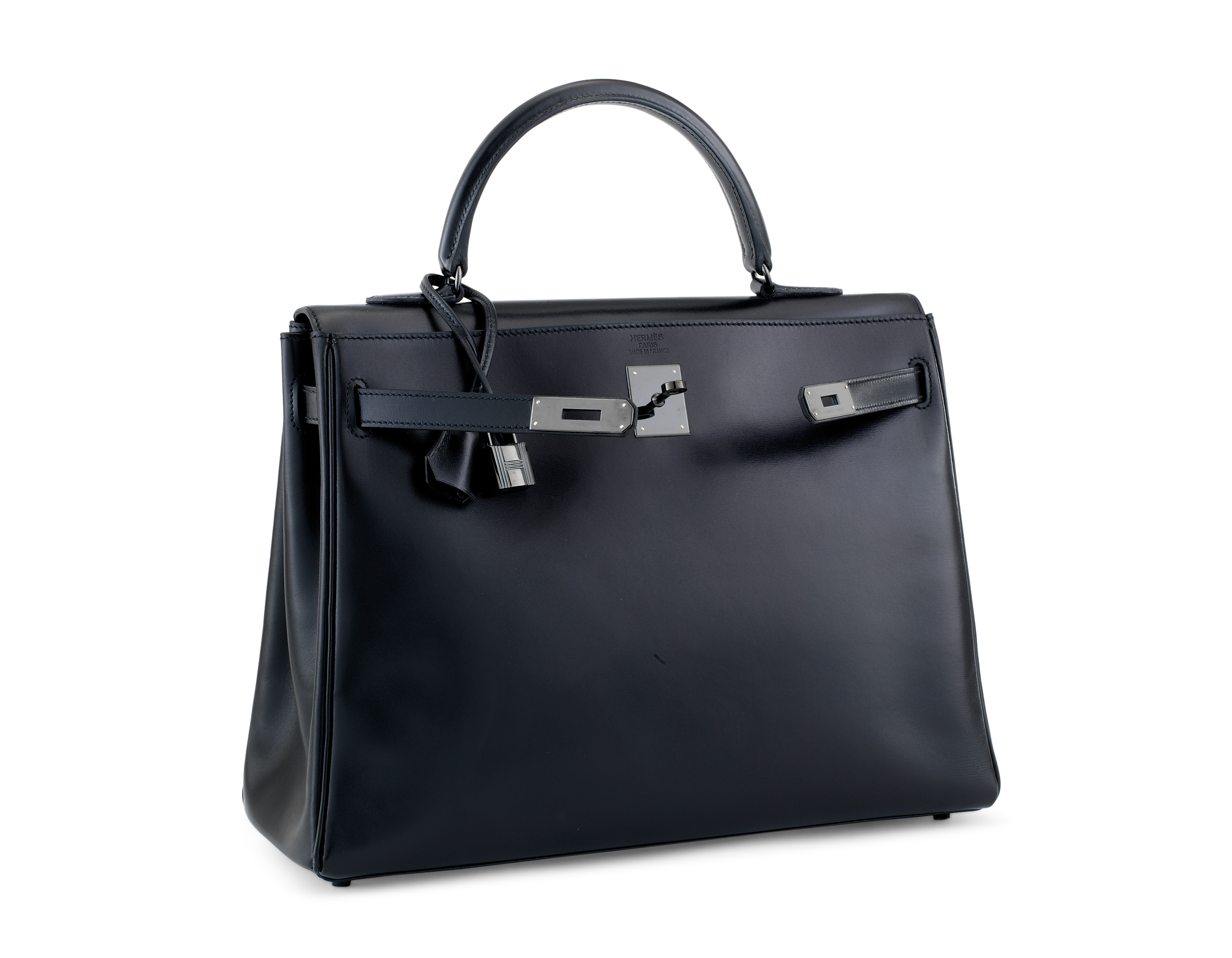 SAC KELLY SO BLACK RETOURN?? 35 EN VEAU BOX NOIR, GARNITURE EN M??TAL PLAQU?? NOIR, ??DITION LIMIT??E