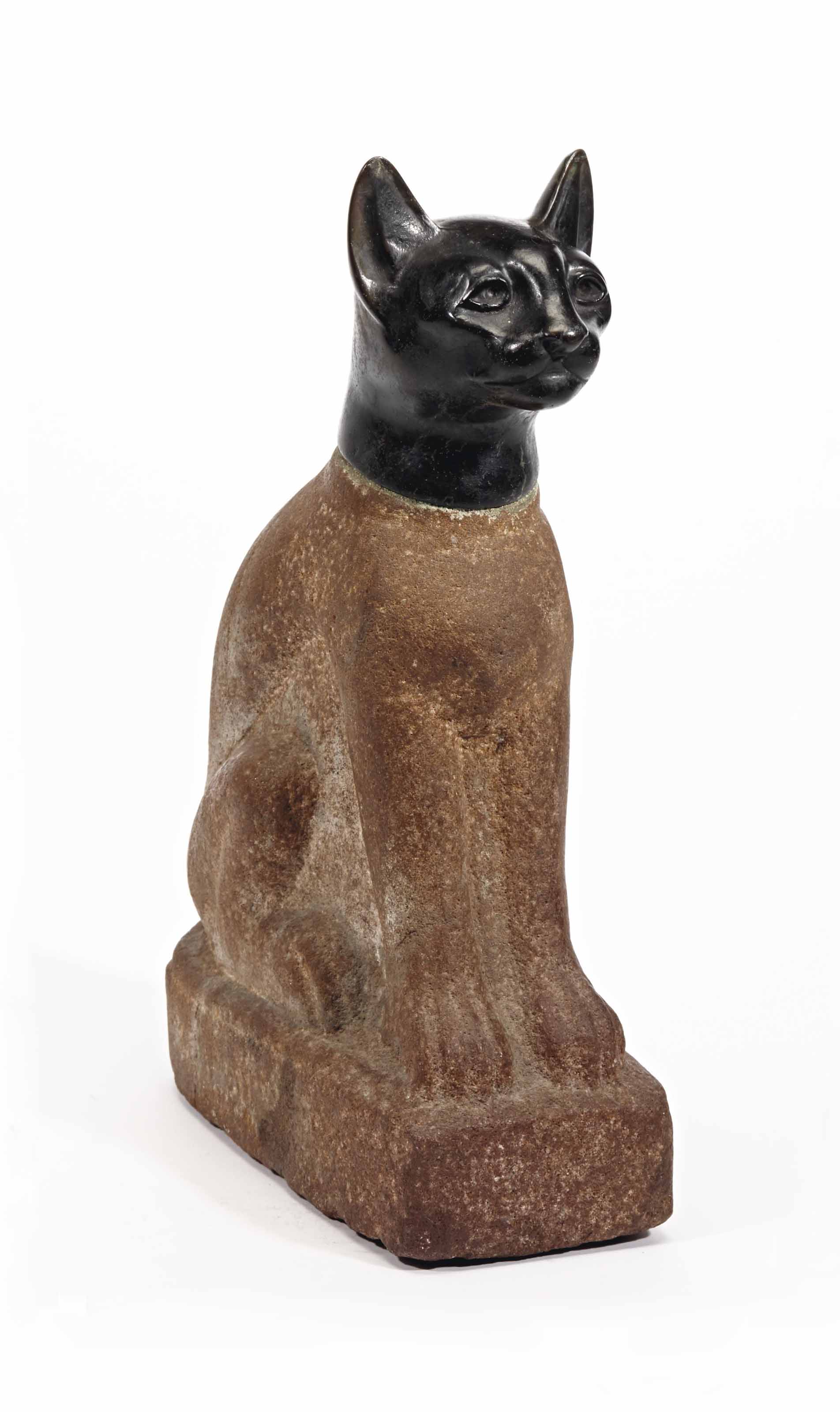 Sculpture de chat assis en bronze