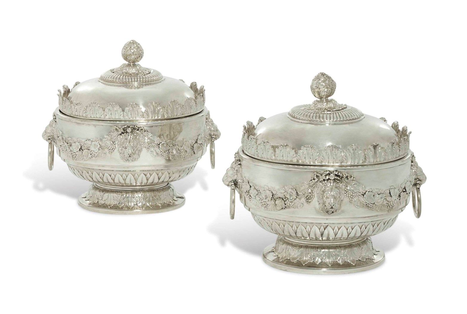 A PAIR OF CONTINENTAL SILVER SOUPTUREENS, COVERS AND LINERS, LATE 19TH