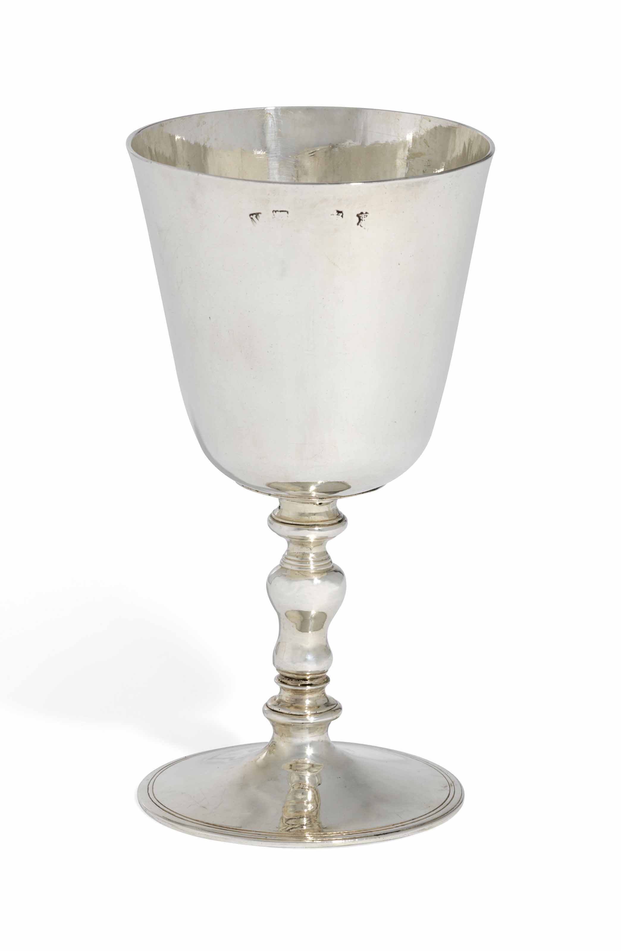 A JAMES I SILVER WINECUP , LONDON, 1617, MAKER'S MARK FS IN MONOGRAM