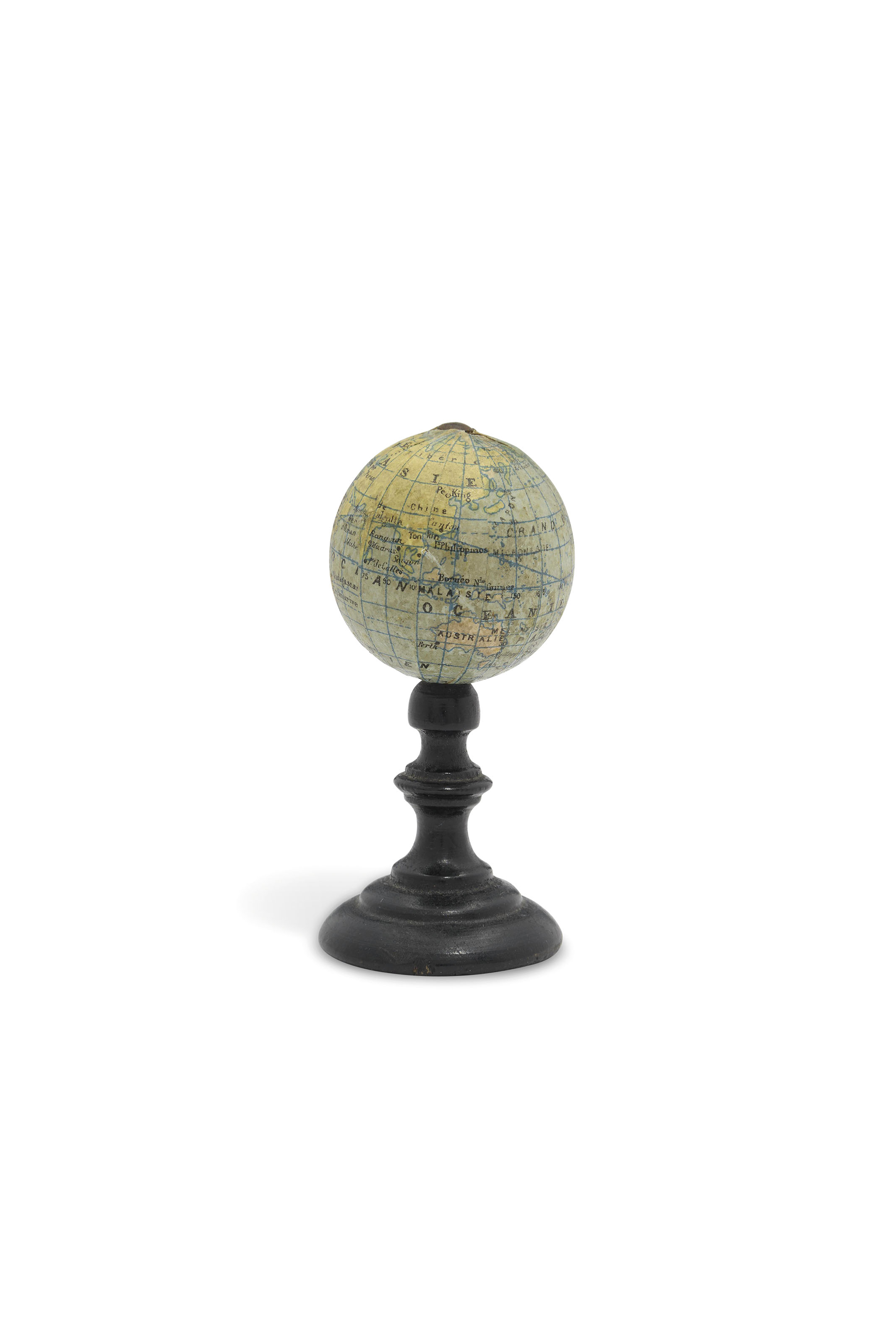 趣味 Globe Midnight Horoscope,1995,Vol.19 No2 THREE SMALL GLOBES, 19TH CENTURY AND LATER | Christie's