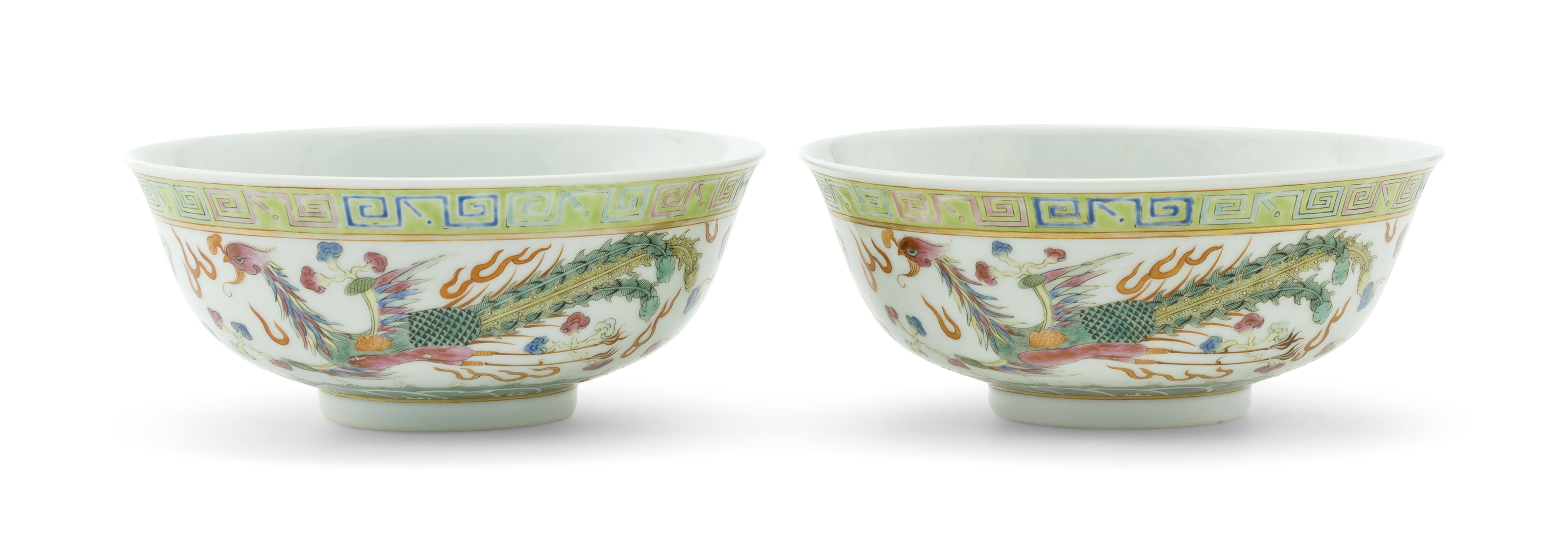 清光绪粉彩龙凤纹碗一对矾红六字楷书款, GUANGXU SIX-CHARACTER MARKS