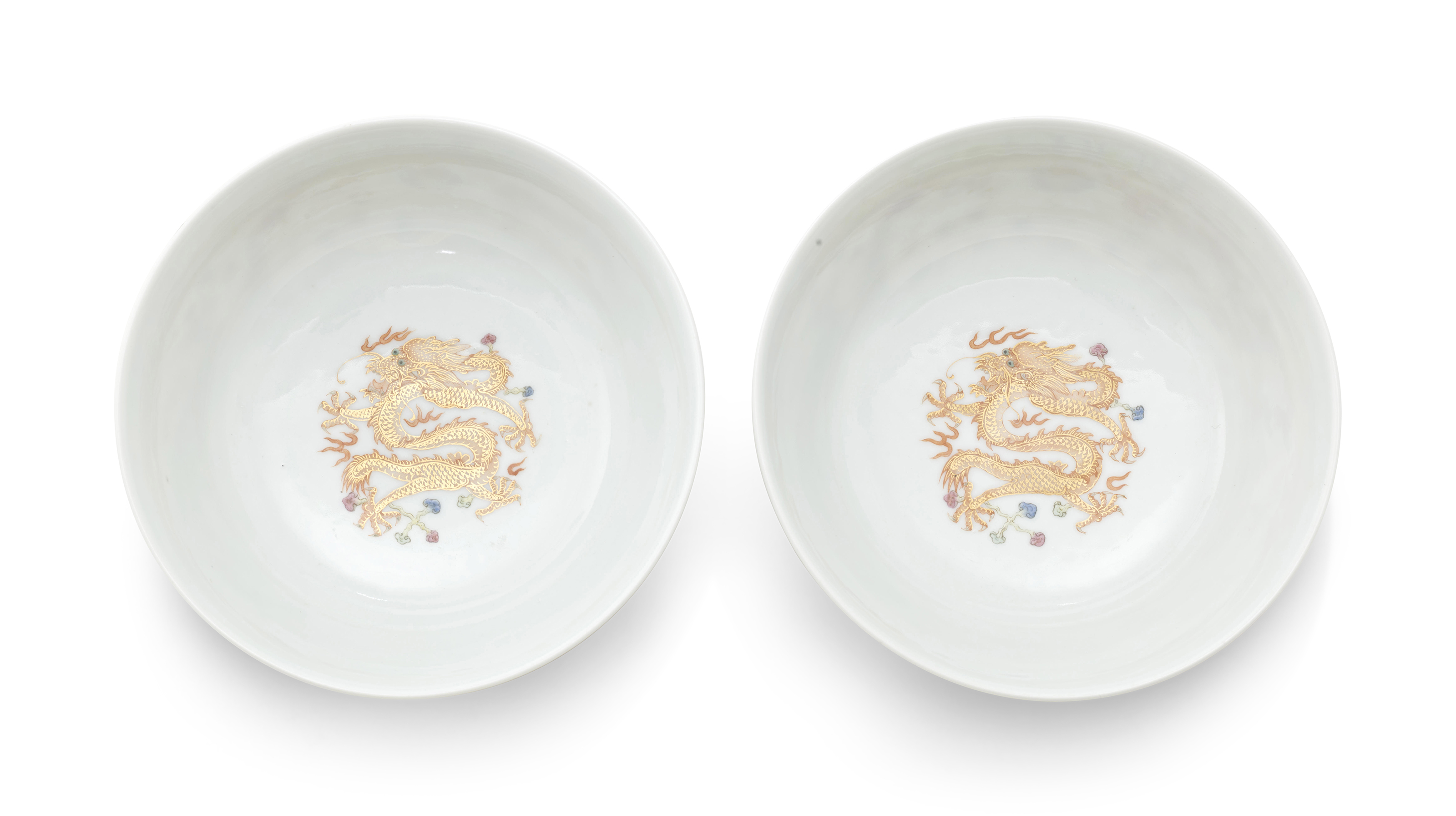 清光绪粉彩龙凤纹碗一对矾红六字楷书款, GUANGXU SIX-CHARACTER MARKS