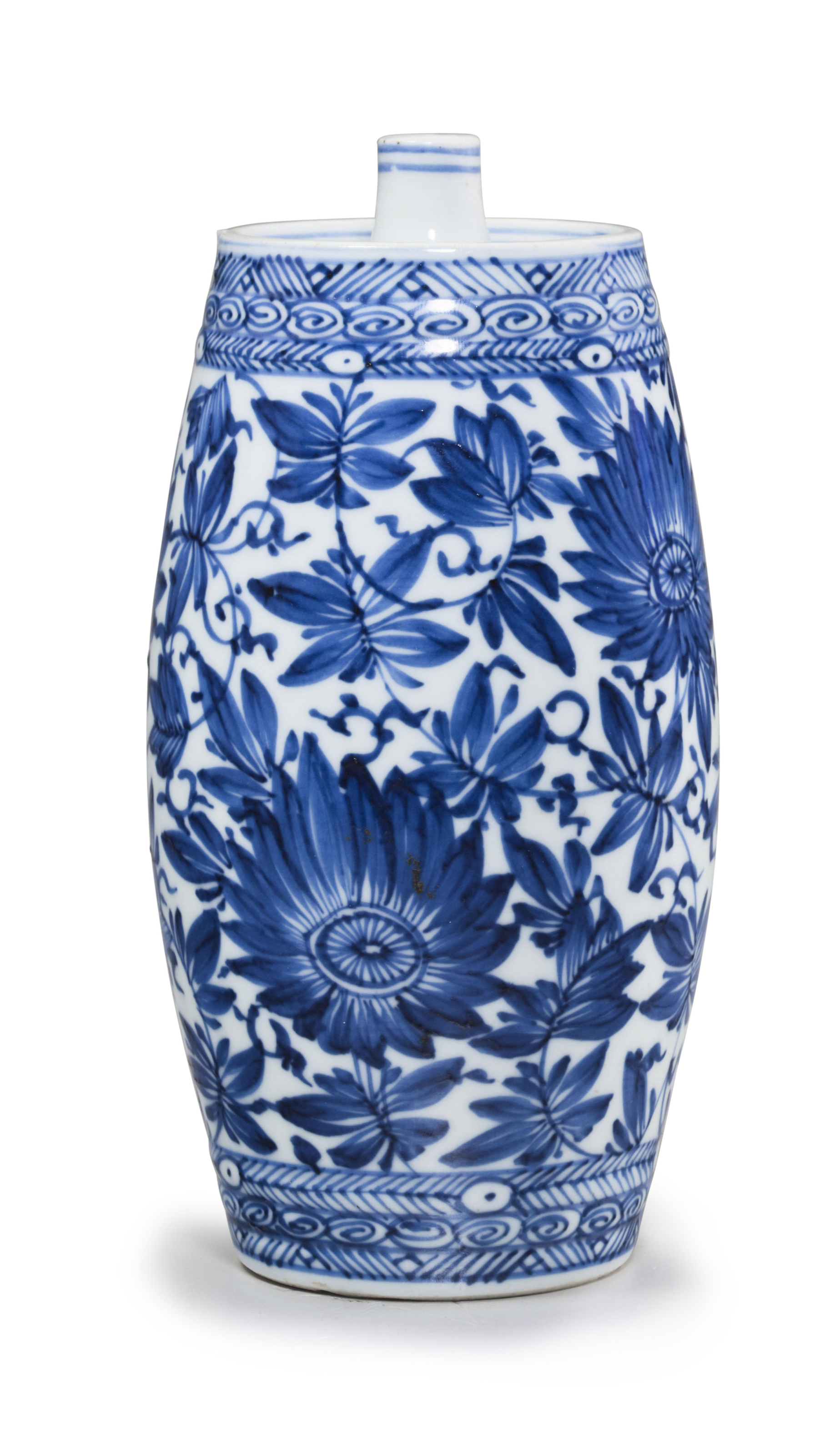 A blue and white 'ladies' vase, Qing dynasty, Kangxi period