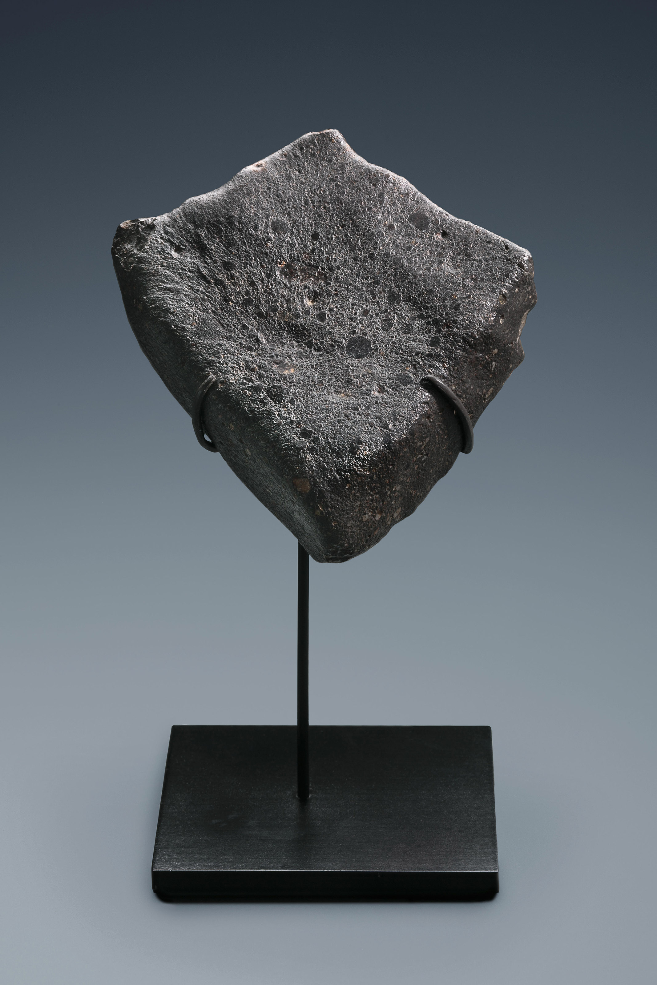 THE ORIENTED, PRIMITIVE CHONDRITE NWA 11014, L3 SAHARA DESERT