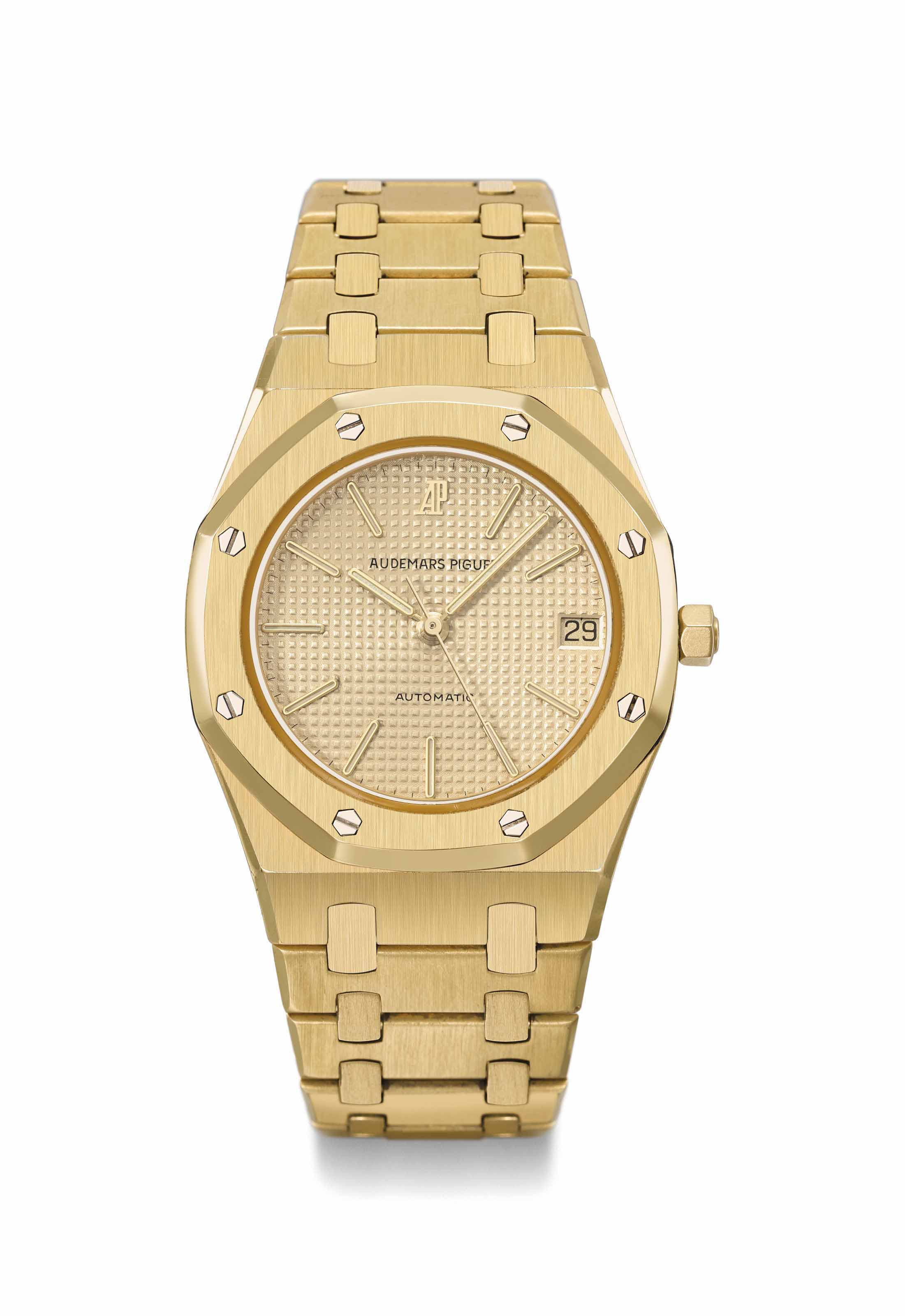 AUDEMARS PIGUET. A FINE 18K GOLD AUTOMATIC WRISTWATCH WITH SWEEP CENTRE