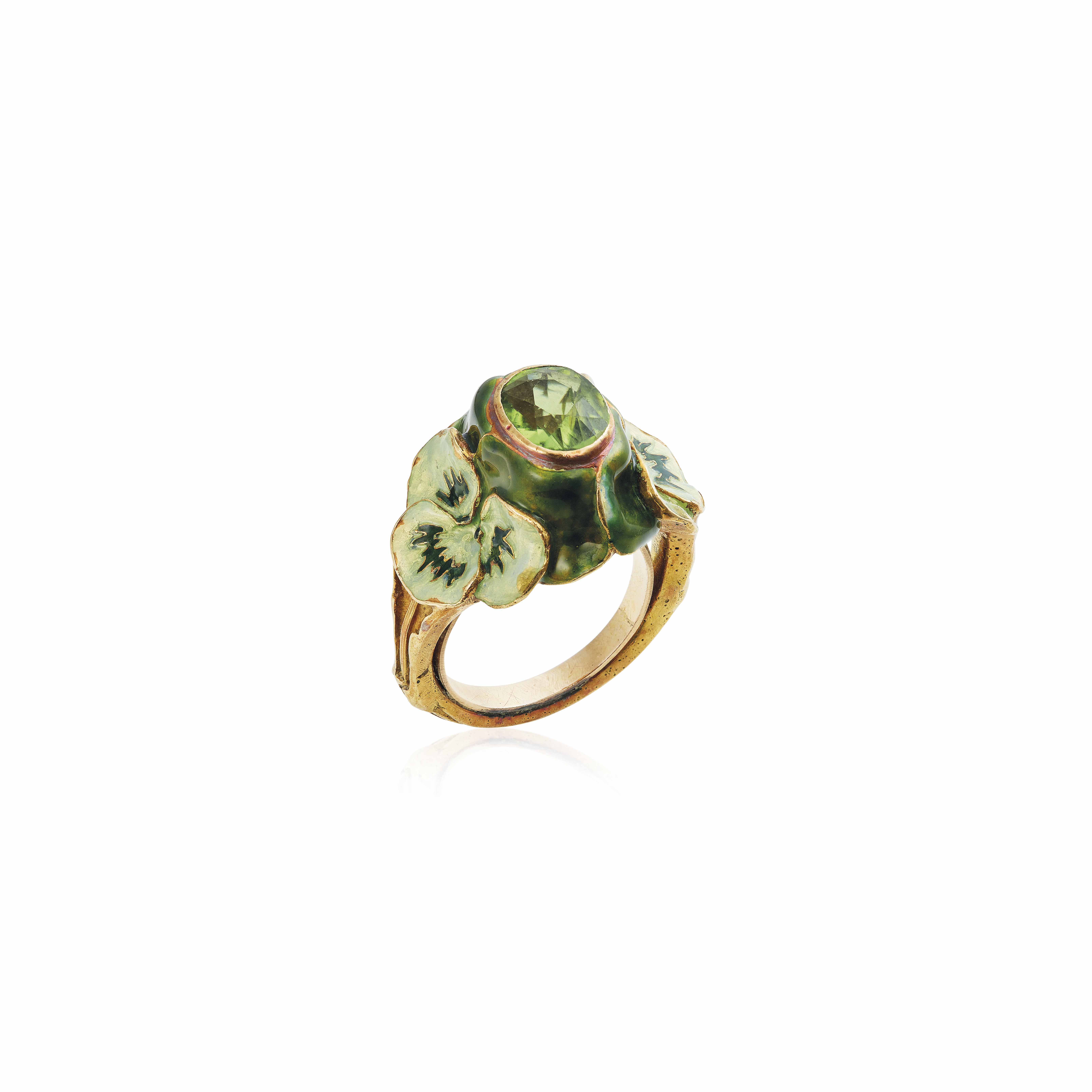AN ART NOUVEAU PERIDOT AND ENAMEL RING, BY RENÉ LALIQUE ...