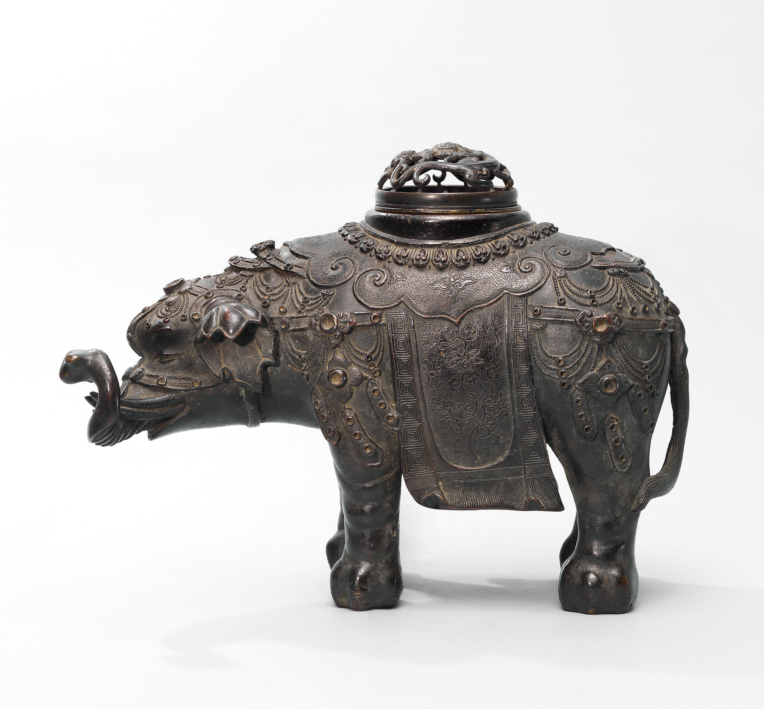 A BRONZE ELEPHANTFORM CENSER AND COVER , LATE MING DYNASTY Christie's