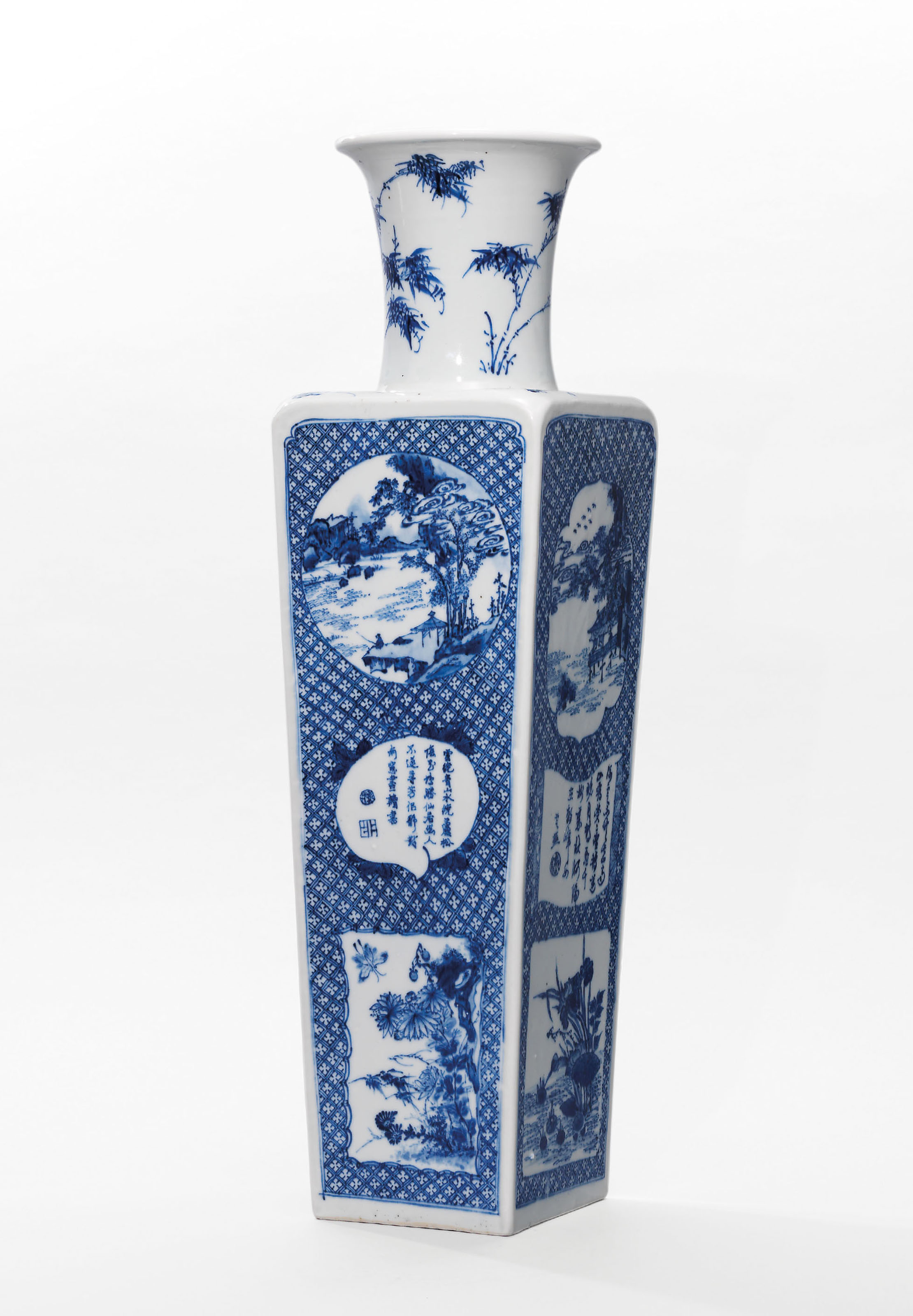 A LARGE INSCRIBED BLUE AND WHITE SQUARE VASE , KANGXI SIXCHARACTER