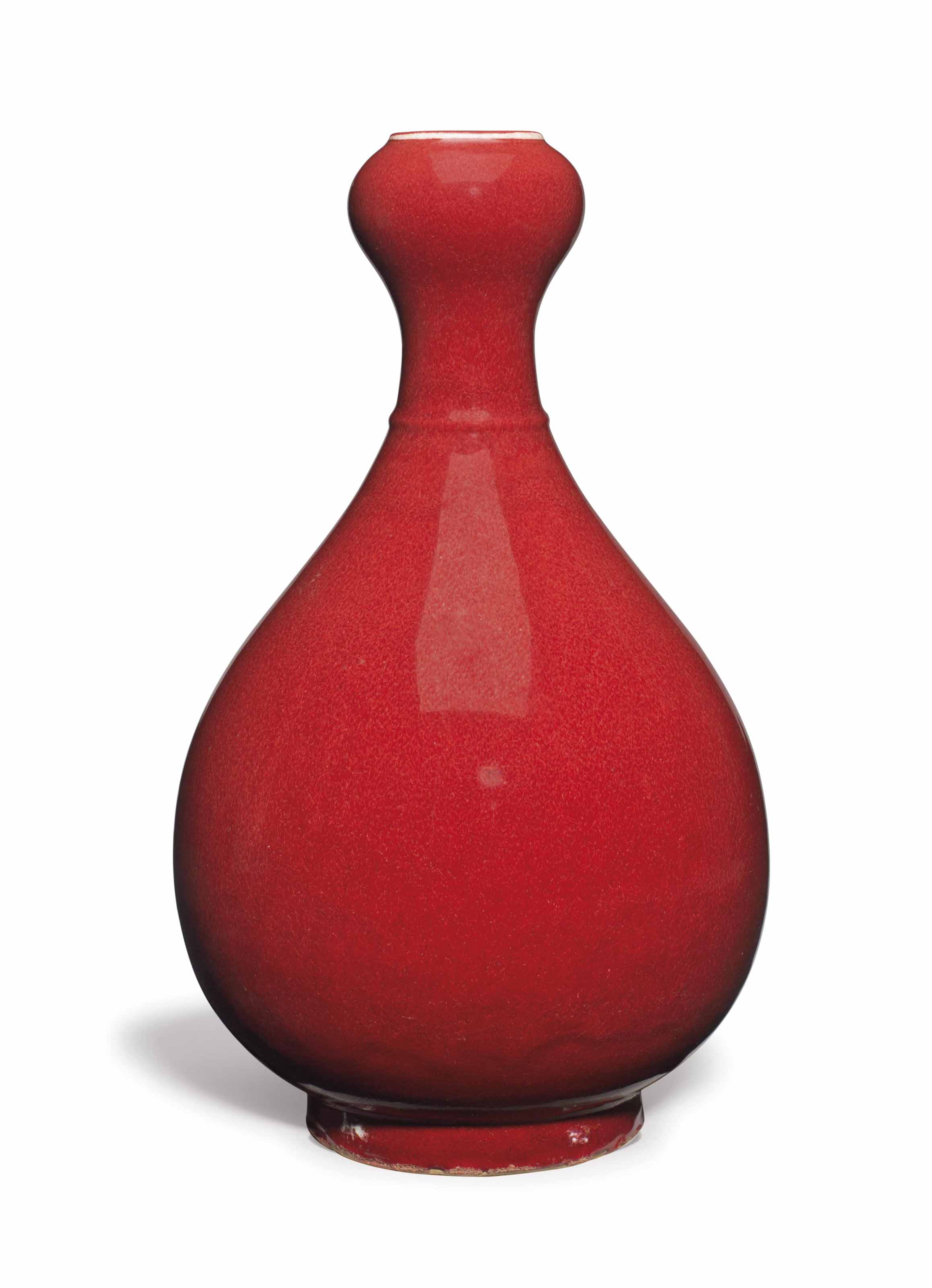 A LARGE CORALGROUND 'GARLIC HEAD' BOTTLE VASE