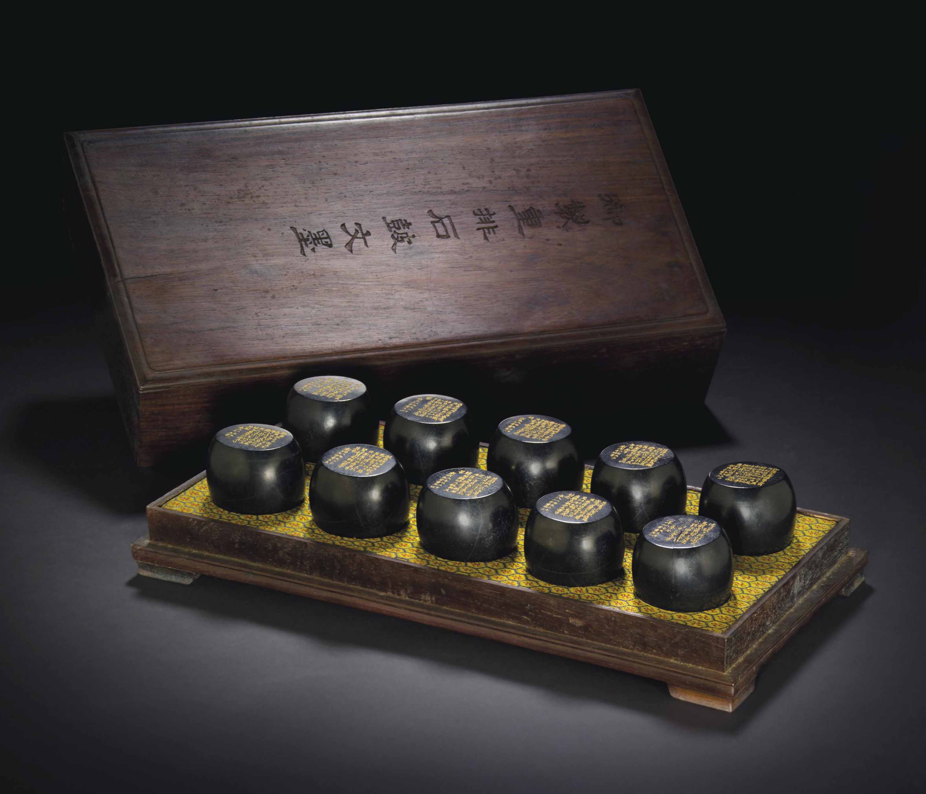 商晚期安陽青銅饕餮紋方尊, LATE SHANG DYNASTY, ANYANG, 13TH-11TH CENTURY BC | Christie's