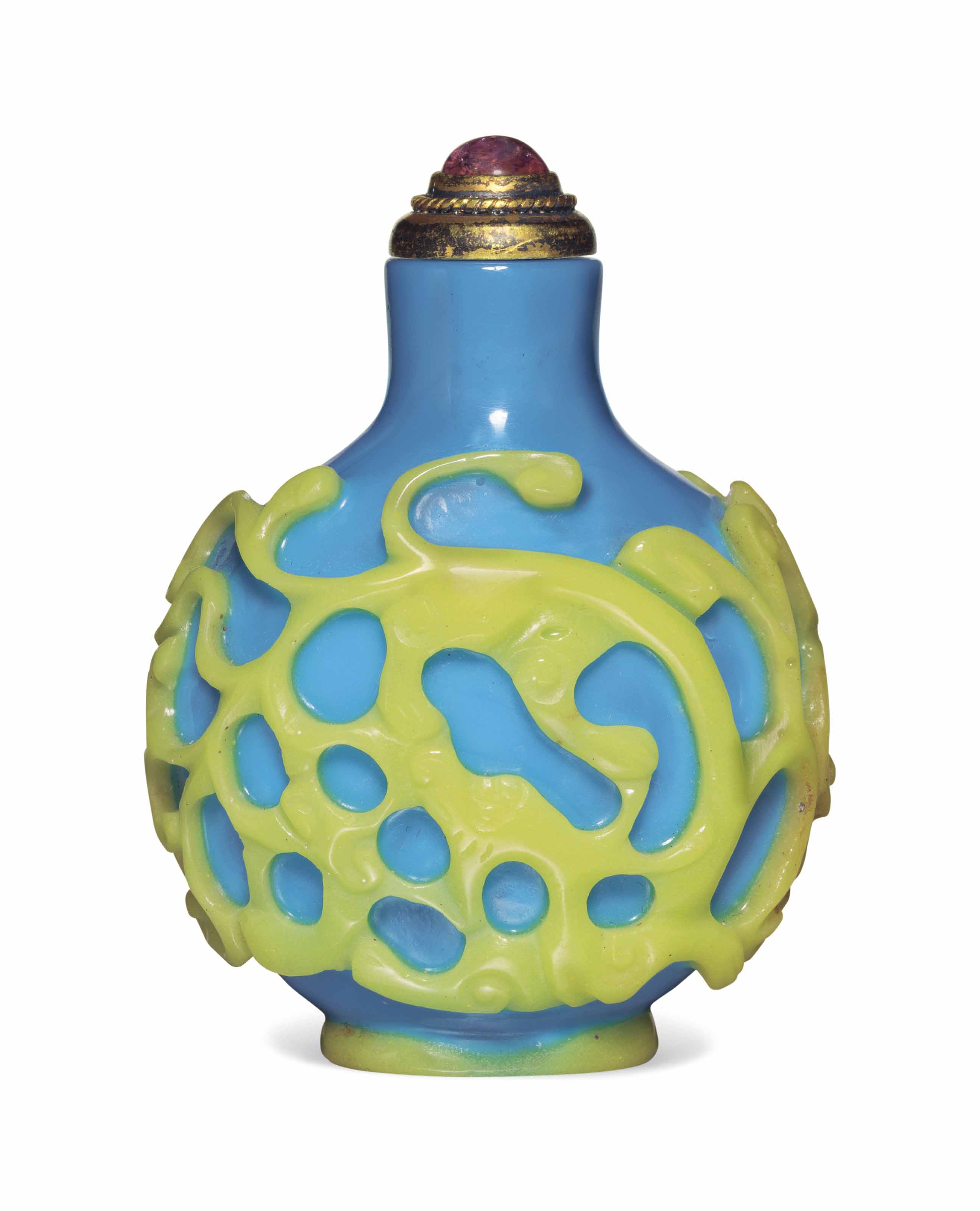 中国 砧形瓶　u6230851 A CARVED PINK TOURMALINE SNUFF BOTTLE, 1860-1930 | Christie's