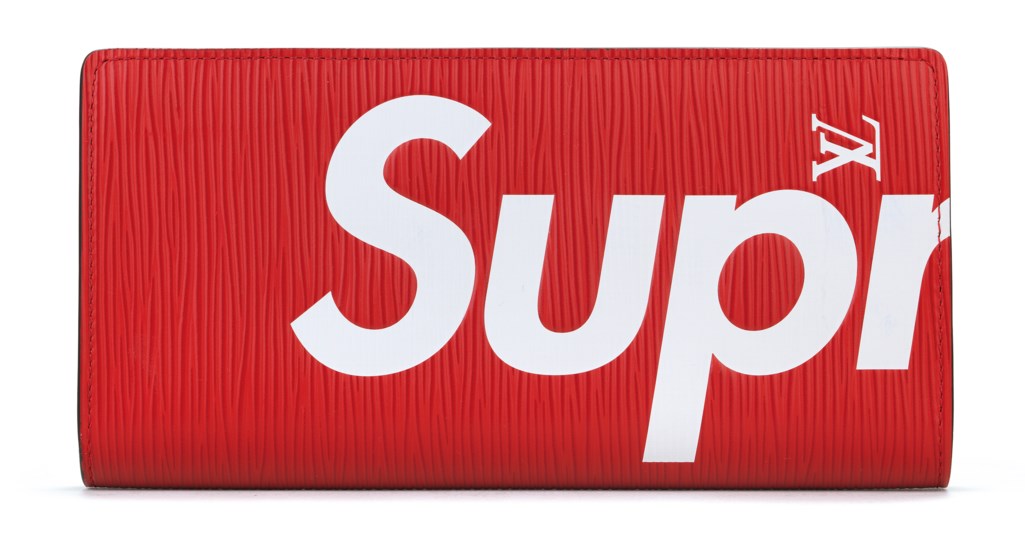 Supreme passport holder