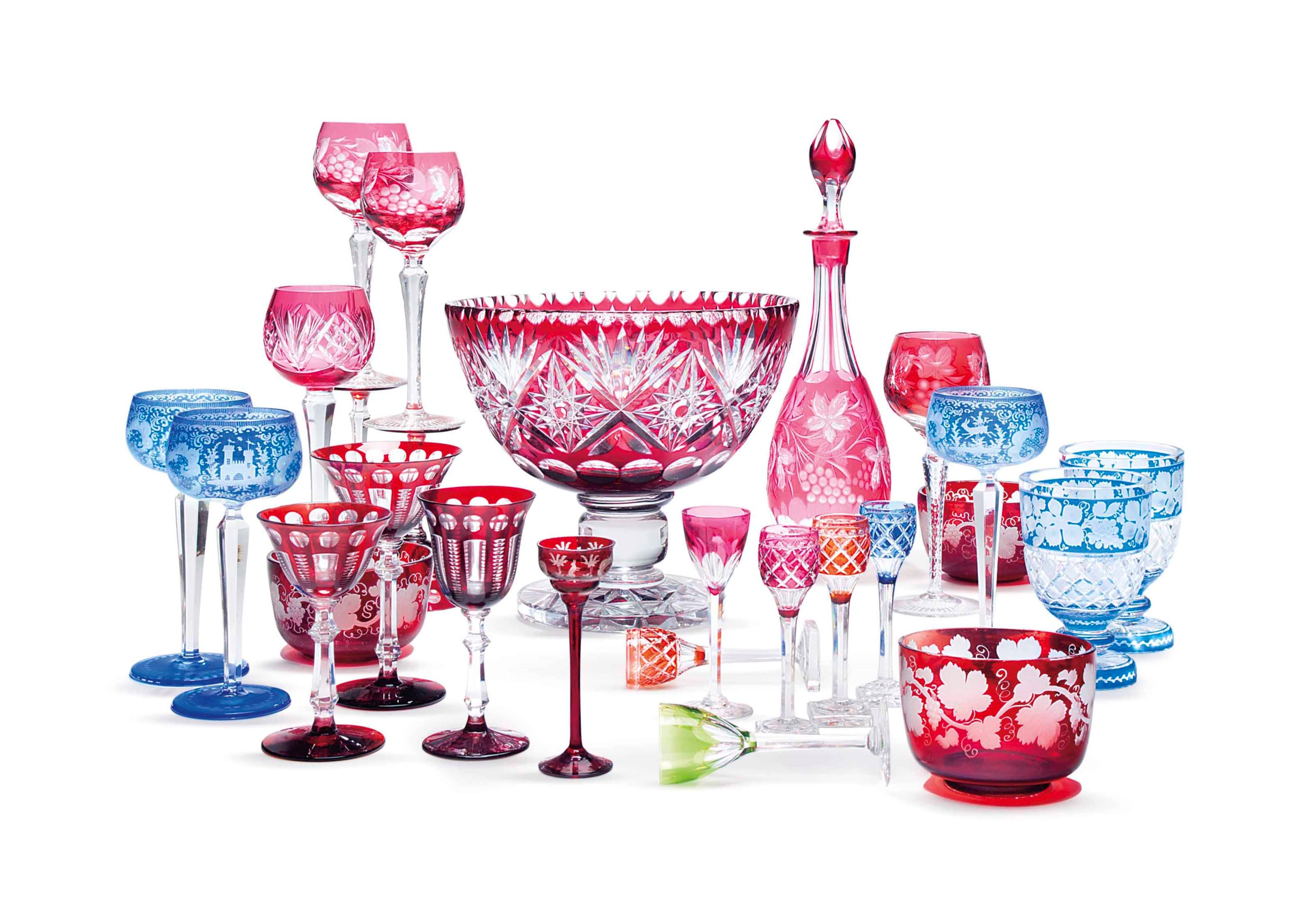 AN ASSEMBLED SET OF FLASHED AND ETCHED GLASS DRINKWARE