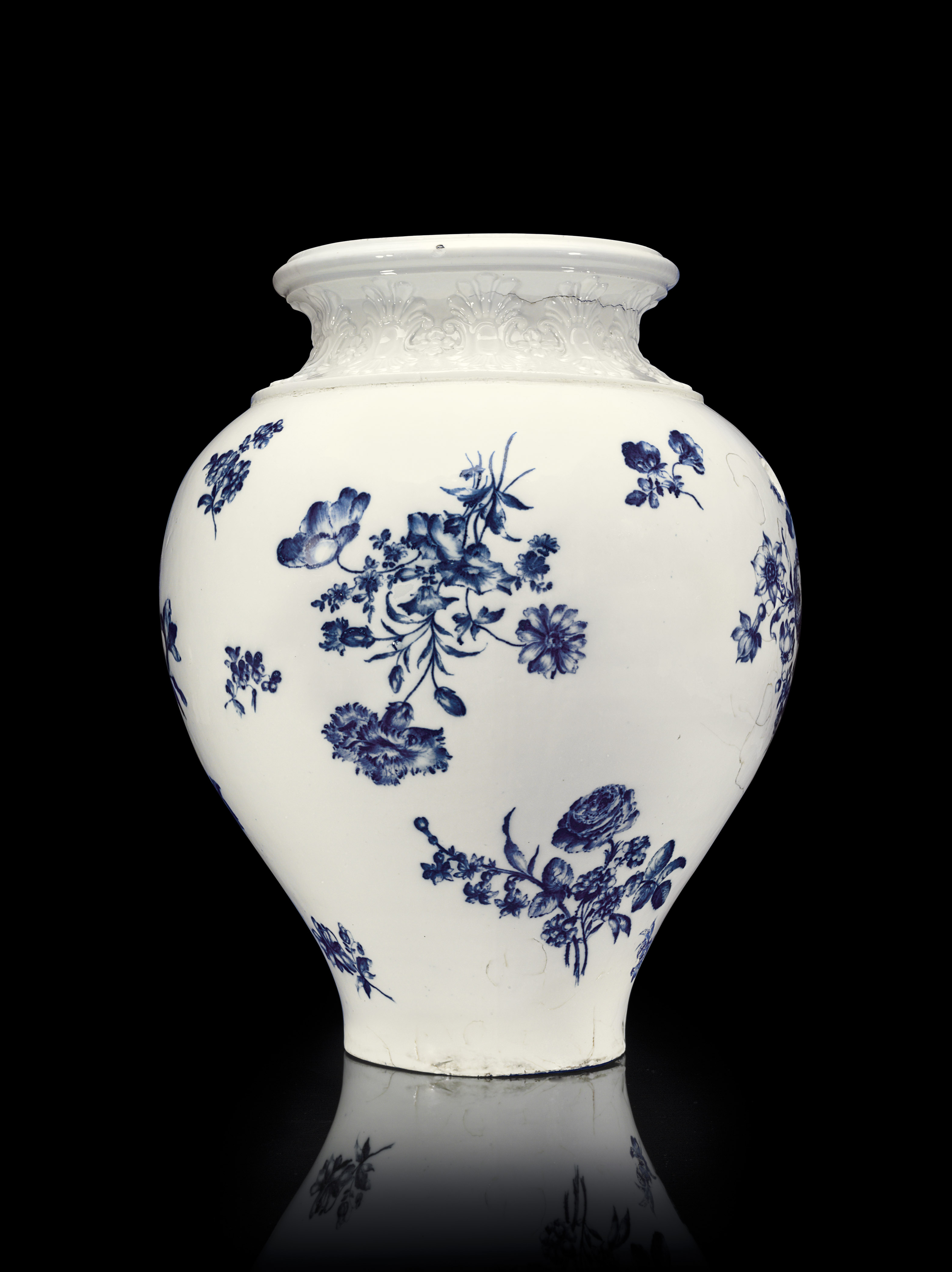 A MEISSEN PORCELAIN LARGE BLUE AND WHITE VASE