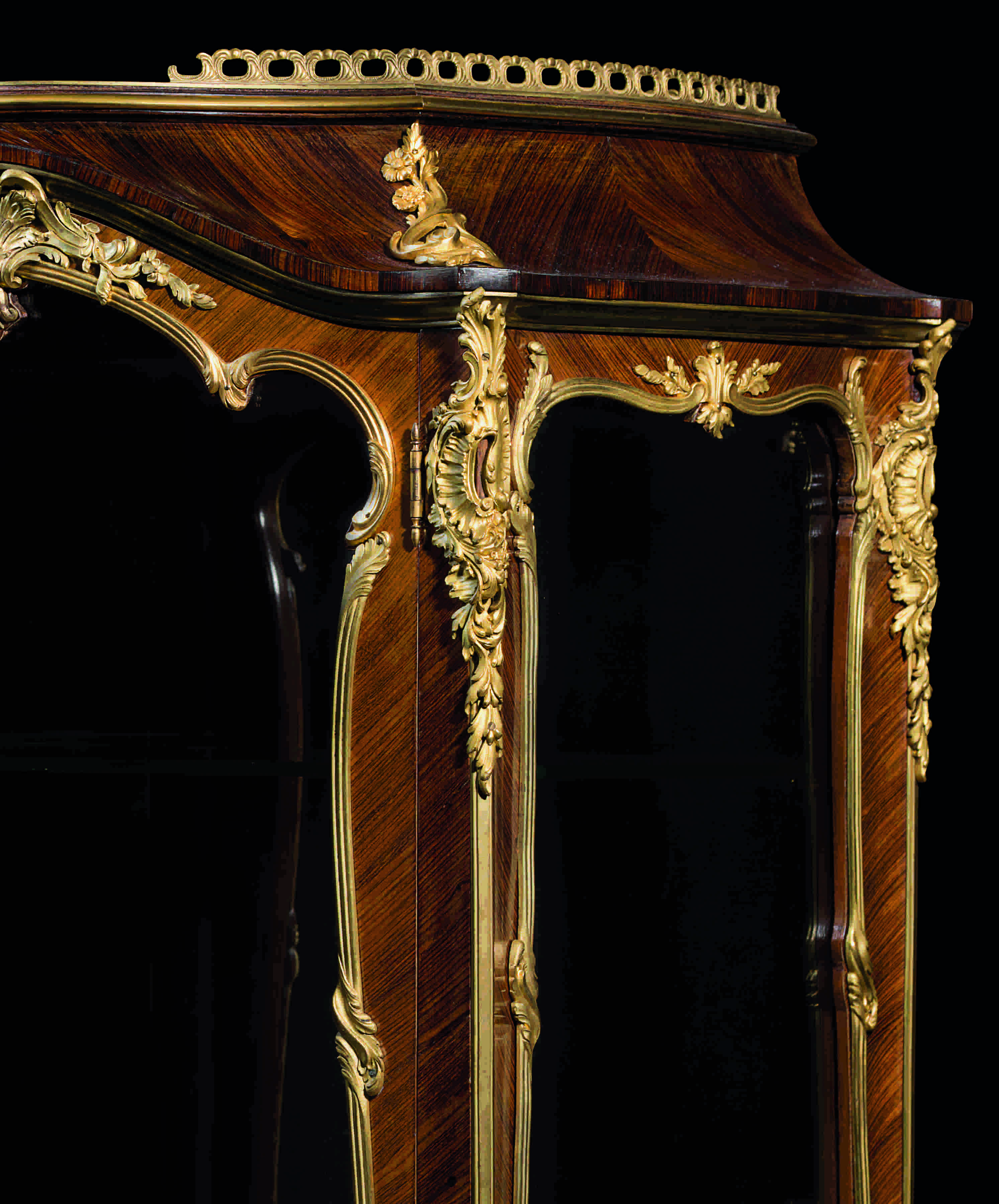 A FRENCH ORMOLUMOUNTED KINGWOOD VITRINEONSTAND