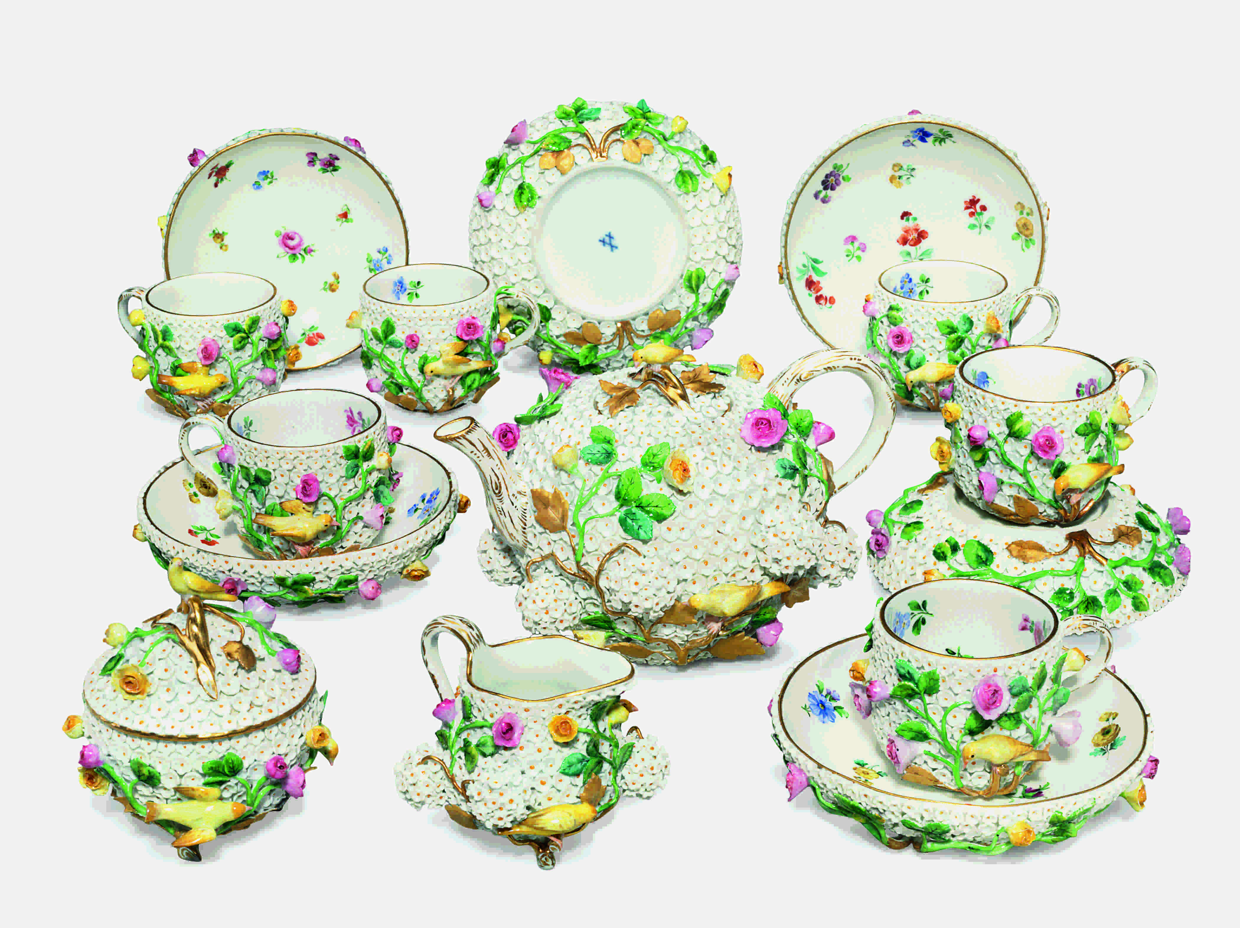 A MEISSEN PORCELAIN SCHNEEBALLEN PART TEA SERVICE , LATE 19TH CENTURY