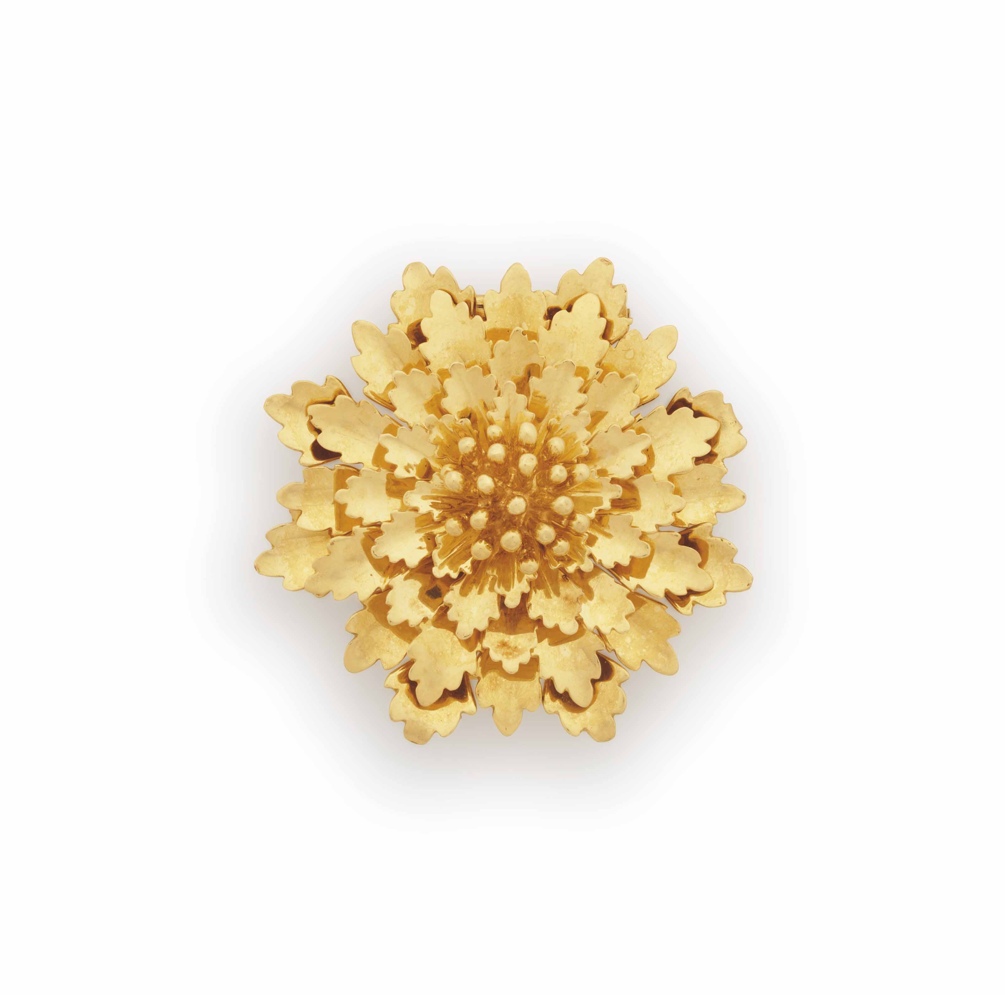 A GOLD FLOWER BROOCH | Christie’s