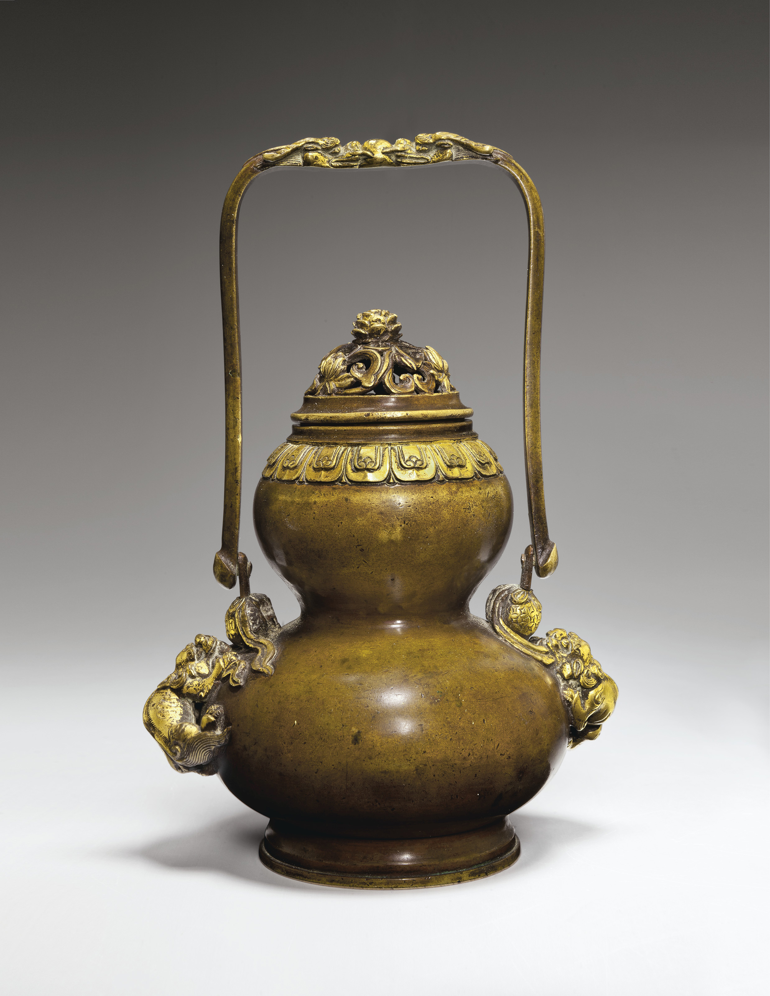 A SMALL FAMILLE ROSE AND GILT-DECORATED SQUARE BRUSH POT