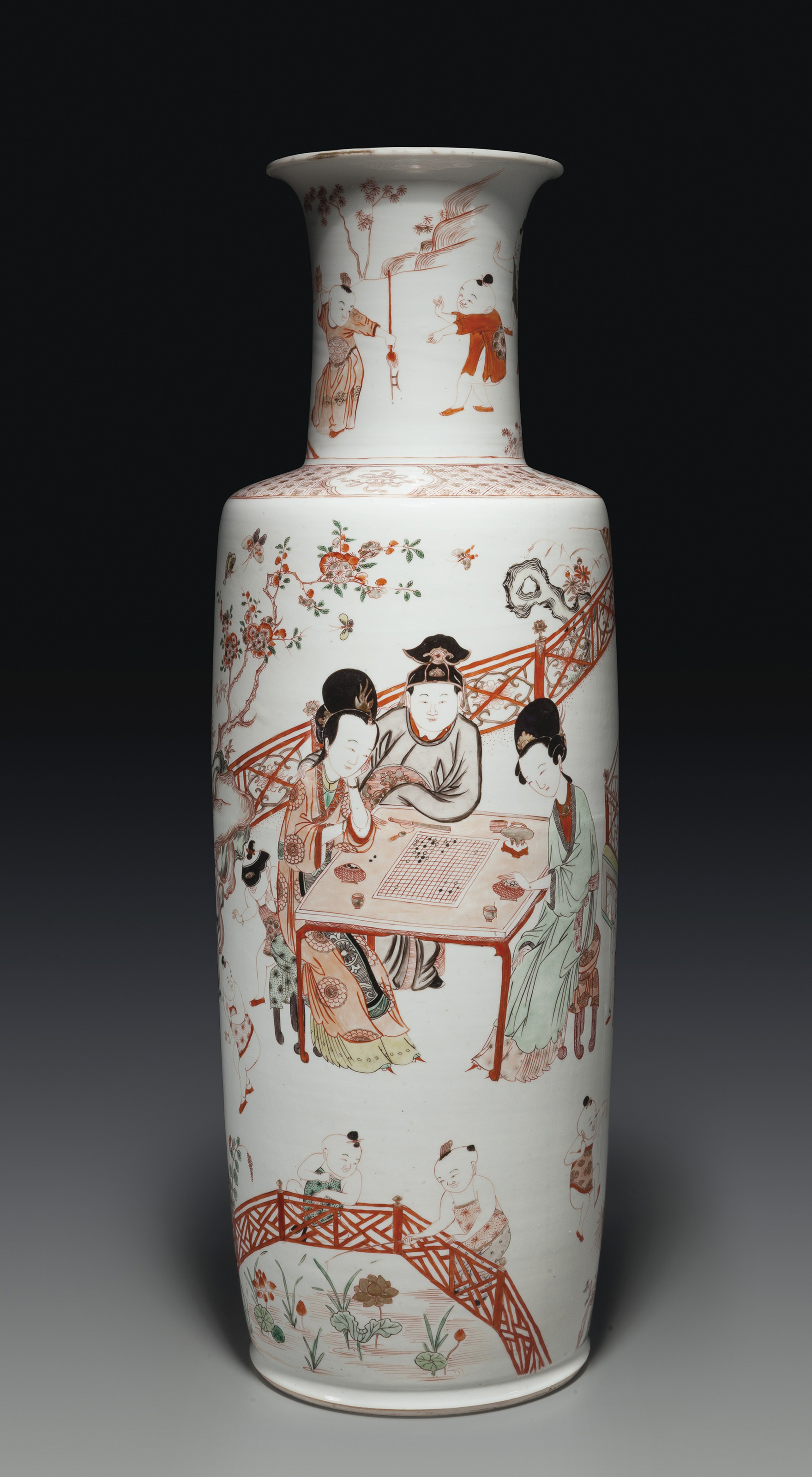 A LARGE FAMILLE VERTE, IRONRED AND GILTDECORATED ROULEAU VASE