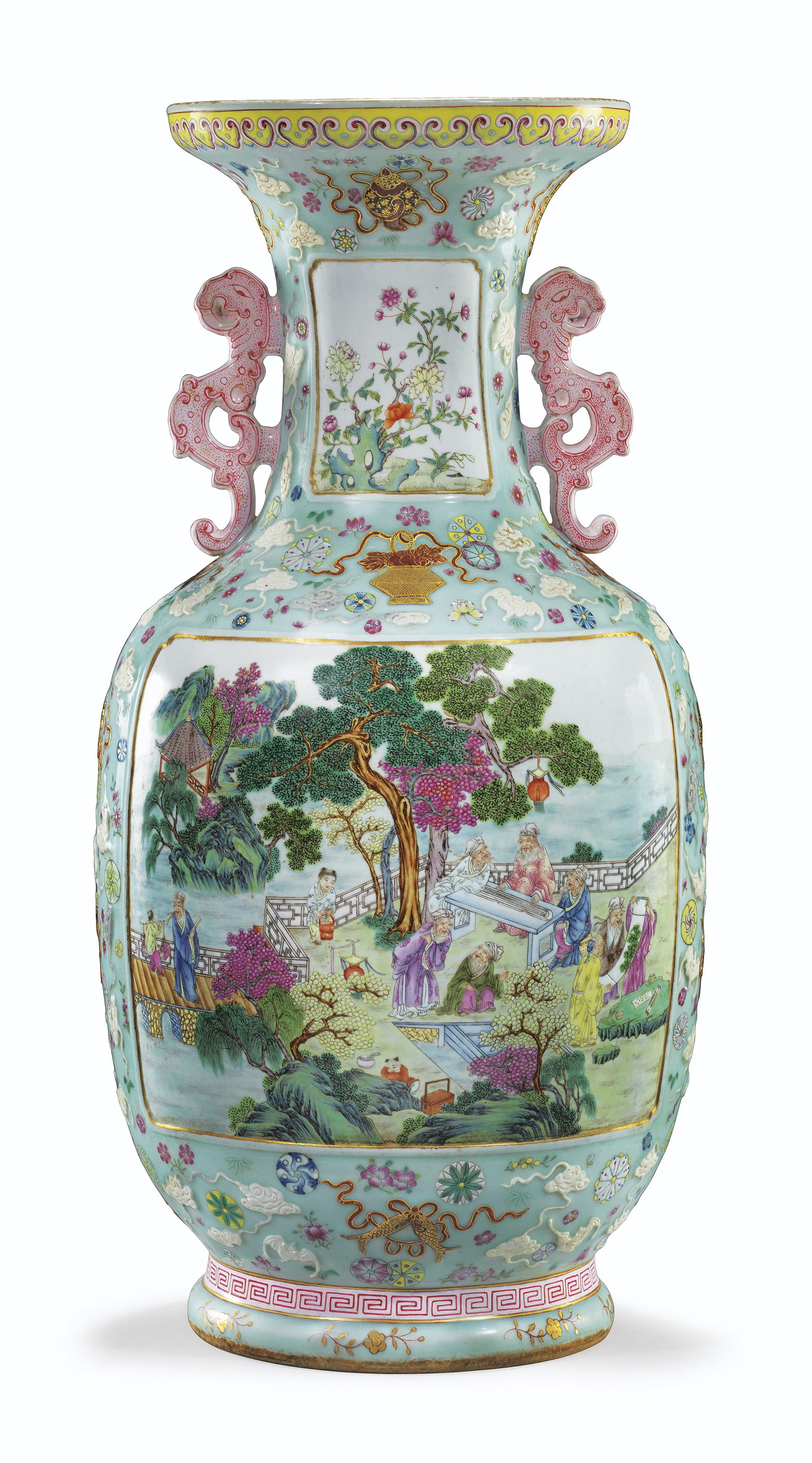 AN EXCEPTIONAL RARE AND LARGE FAMILLE ROSE VASE , QIANLONG SIX
