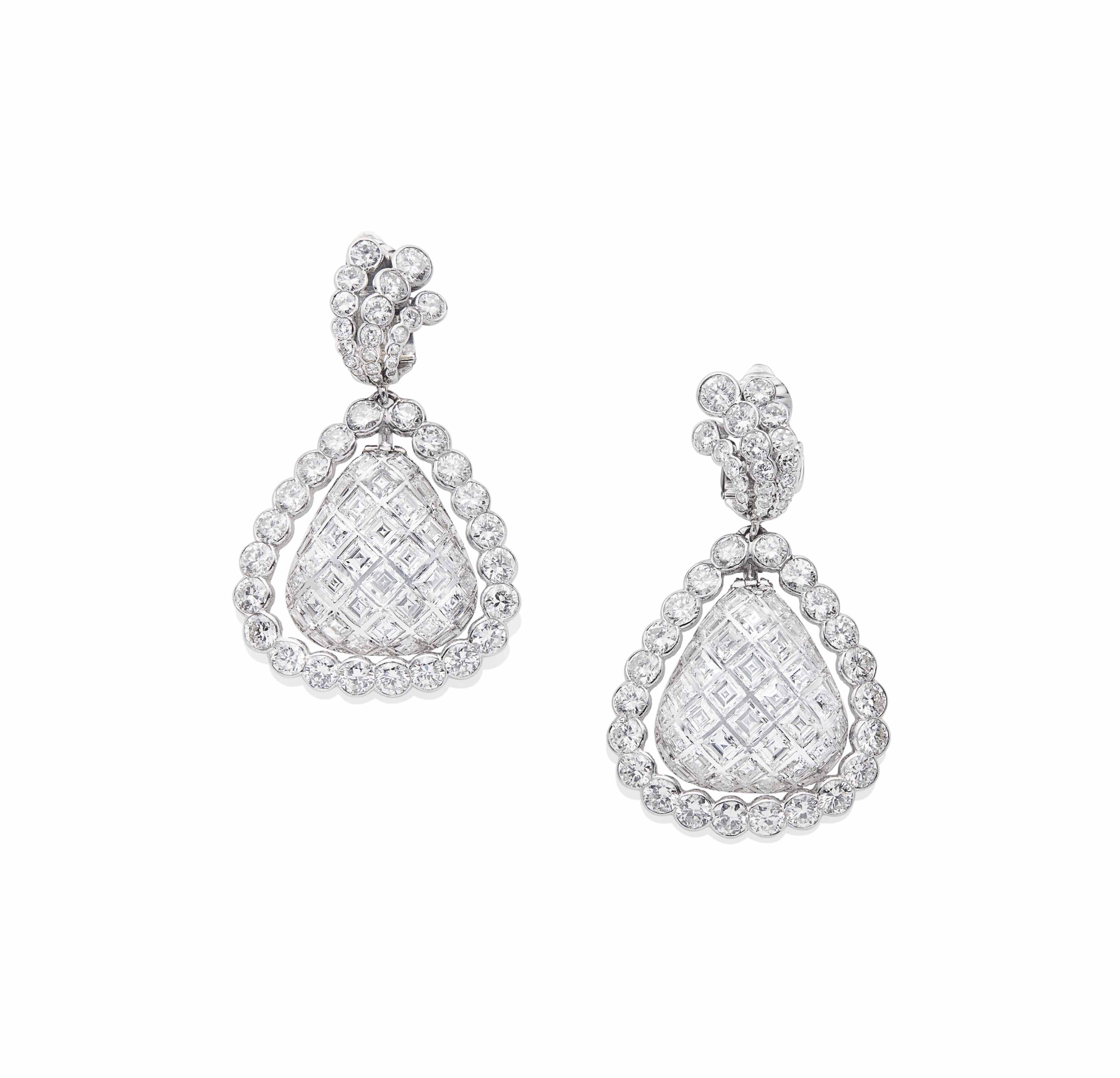 PAIRE DE PENDANTS D'OREILLES DIAMANTS