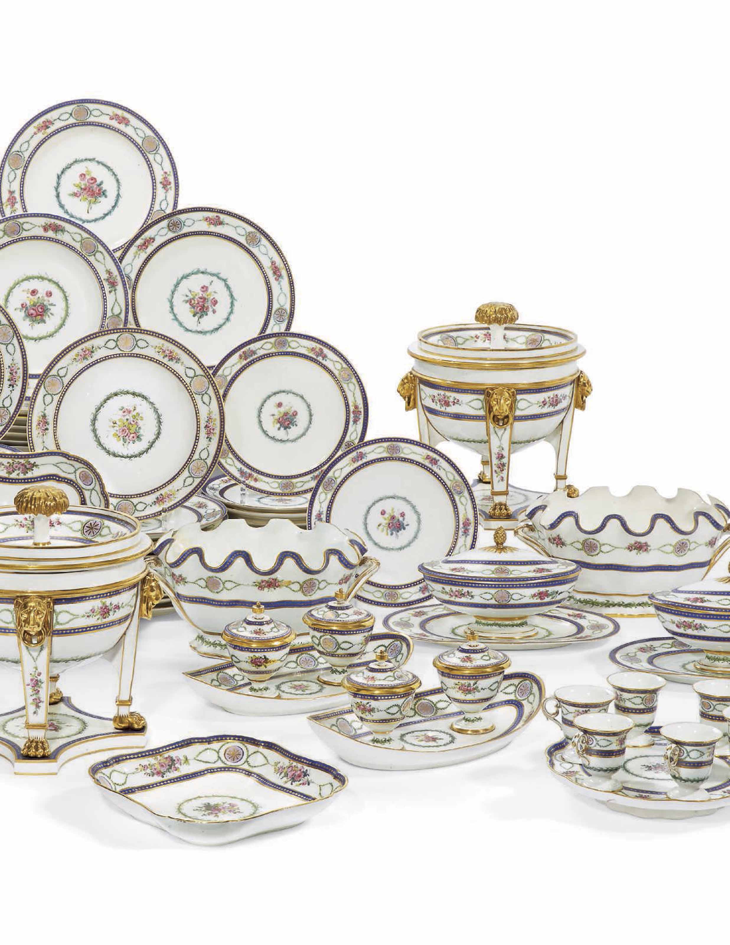 Partie De Service De Table En Porcelaine De Sevres De La Fin Du Xviiie Debut Du Xixe Siecle Circa 1800 Diverses Marques En Bleu Aux Deux L Entrelaces Rf Et Sevres