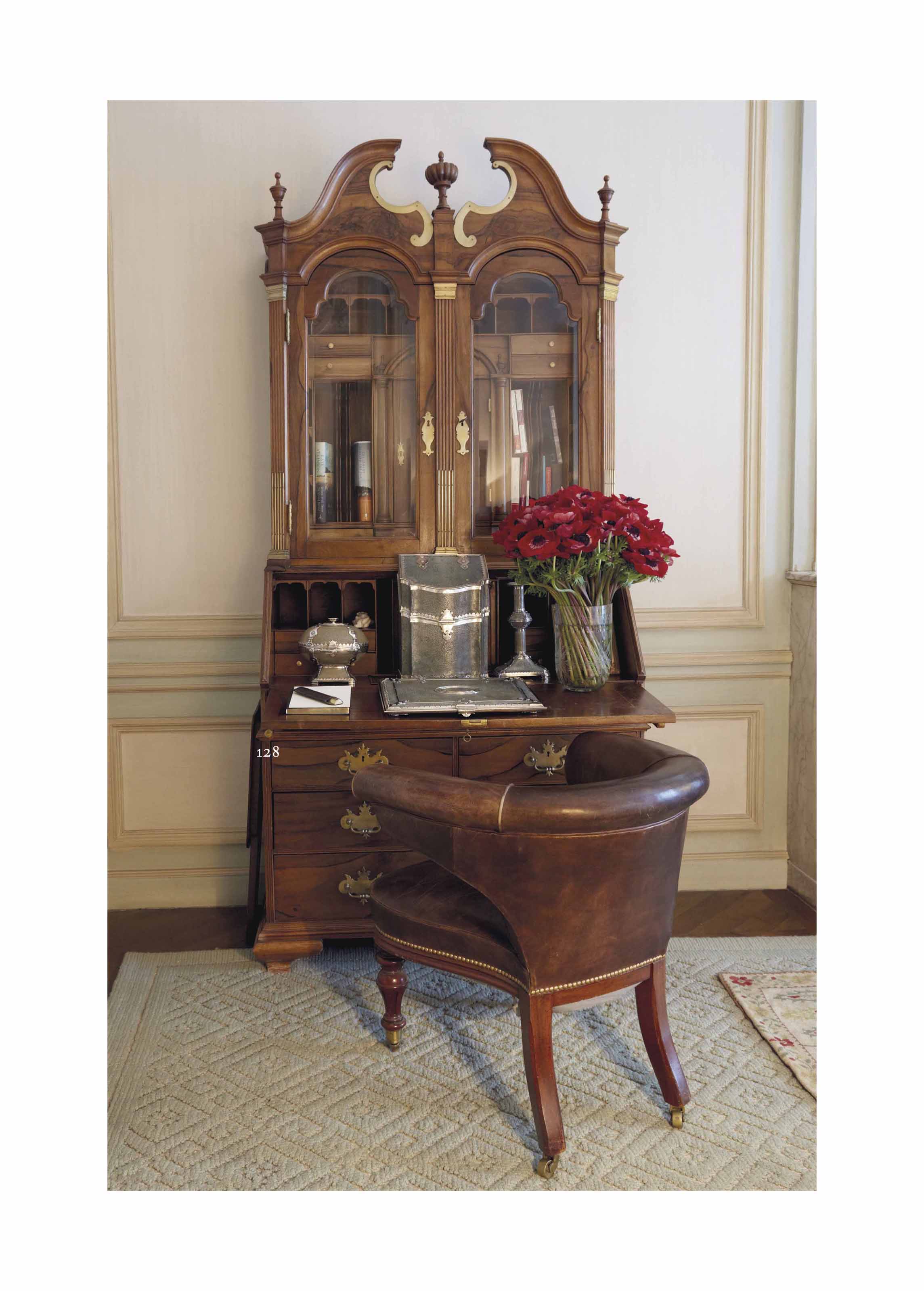 Bureau Scriban De Style Baroque Xixe Siecle Probablement