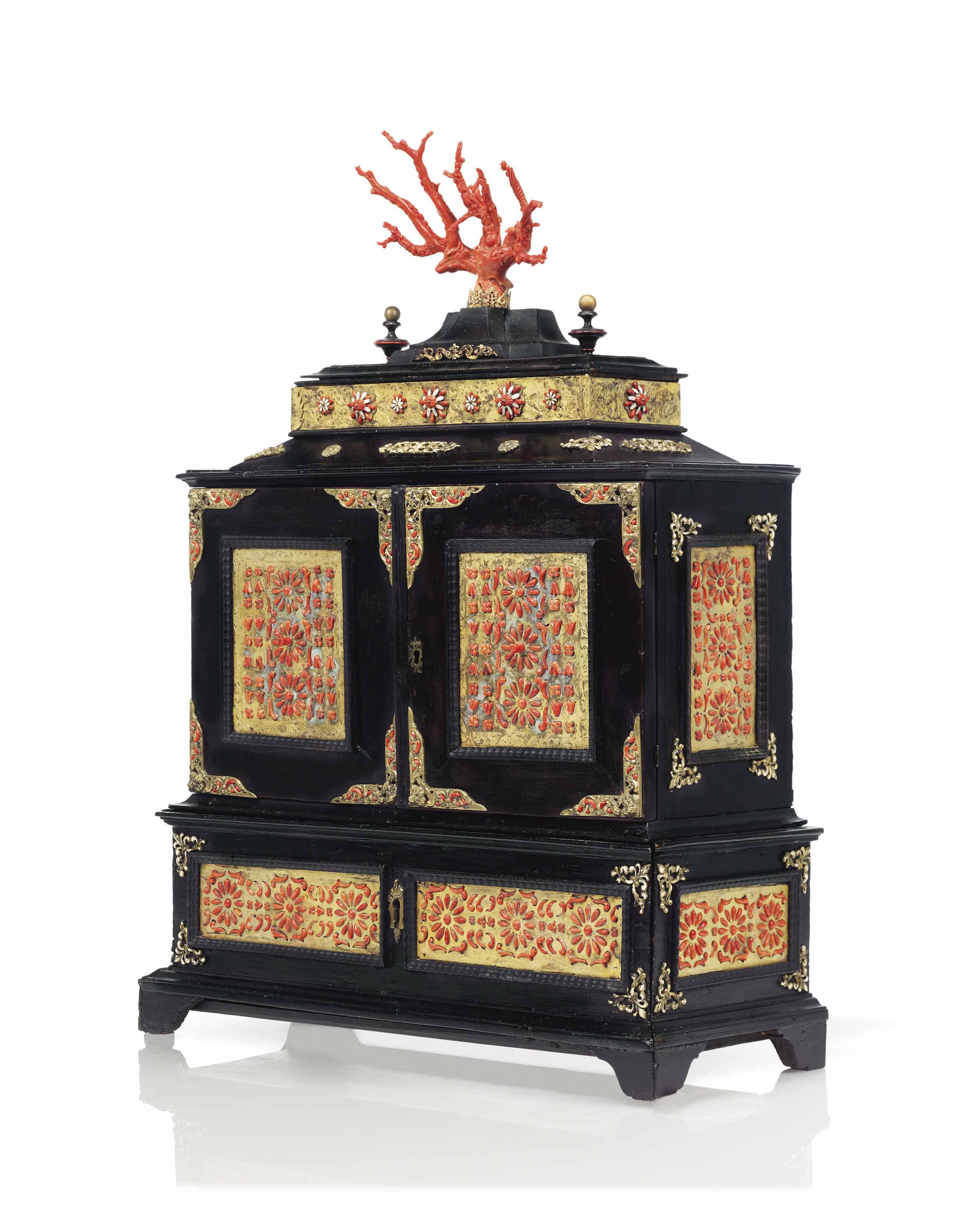 Cabinet D Epoque Baroque Trapani Fin Du Xviie Siecle Cabinet Furniture Lighting Christie S