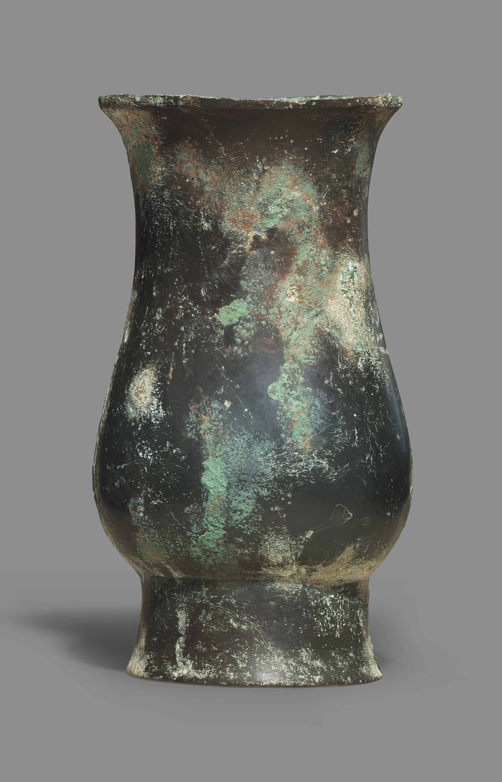 A SMALL BRONZE RITUAL WINE VESSEL, ZHI , EARLY WESTERN ZHOU DYNASTY
