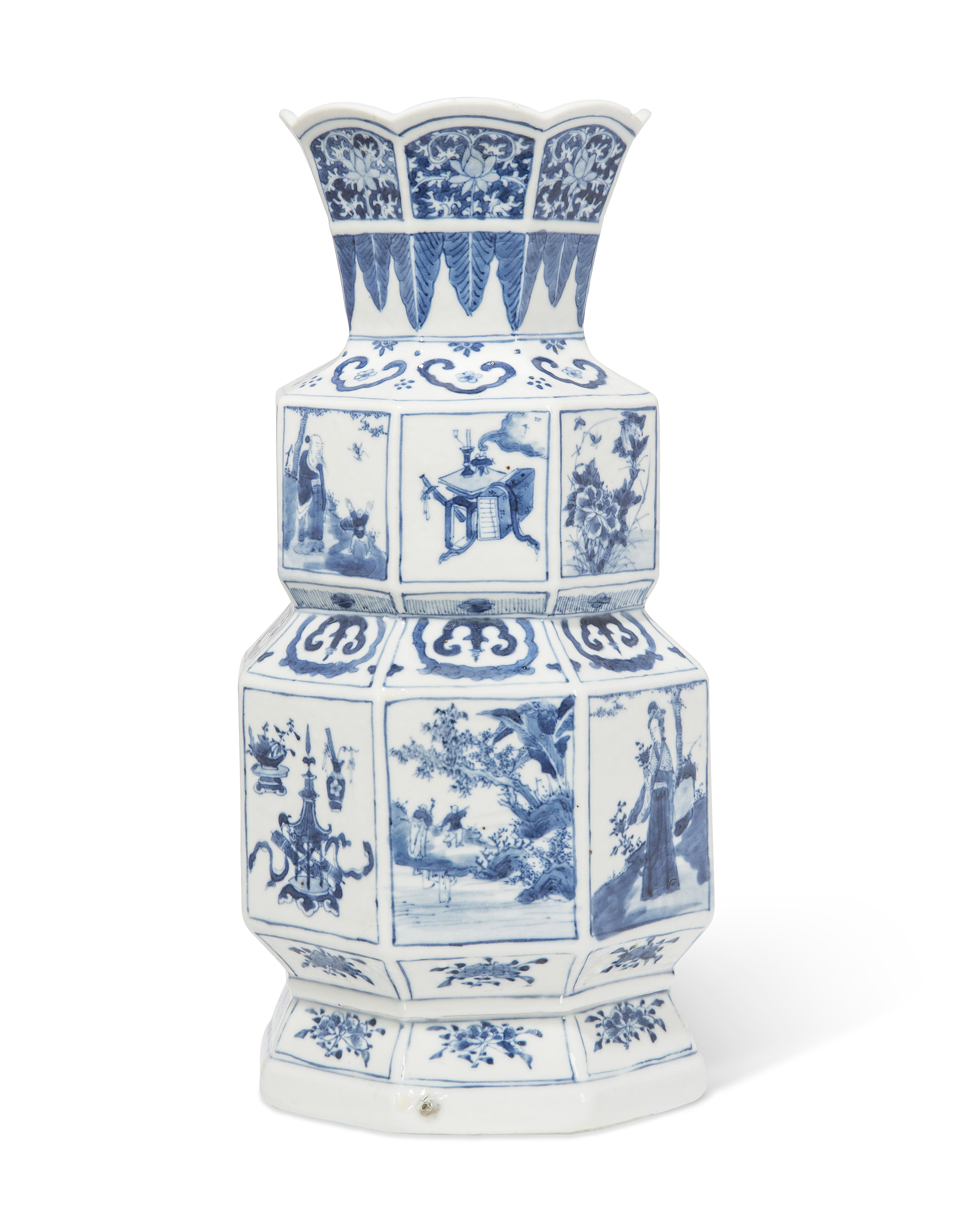 A BLUE AND WHITE HEXAGONAL VASE, 19TH CENTURY Christie’s