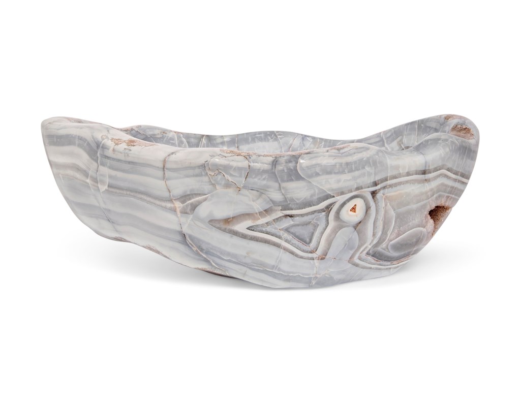 A LARGE AGATE BOWL, MADAGASCAR Christie’s